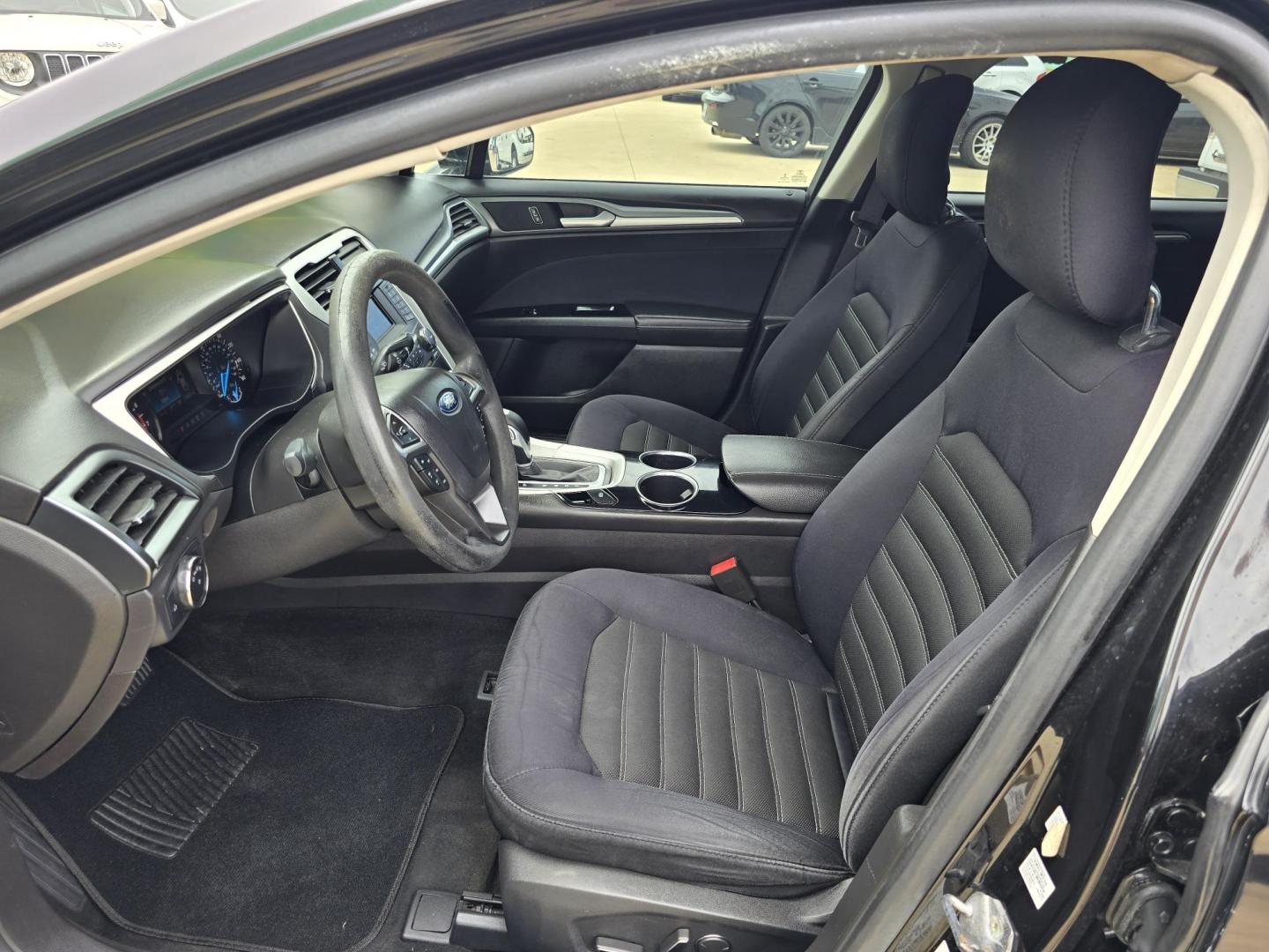 2014 BLACK Ford Fusion SE (3FA6P0H7XER) with an 2.5L L4 DOHC 16V engine, AUTO transmission, located at 2660 S.Garland Avenue, Garland, TX, 75041, (469) 298-3118, 32.885551, -96.655602 - Photo#11