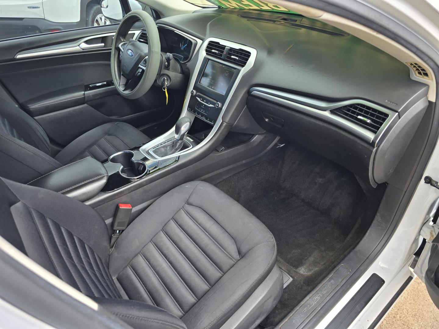 2014 WHITE Ford Fusion Hybrid SE (3FA6P0LU9ER) with an 2.0L L4 DOHC 16V HYBRID engine, CVT transmission, located at 2660 S.Garland Avenue, Garland, TX, 75041, (469) 298-3118, 32.885551, -96.655602 - Photo#18