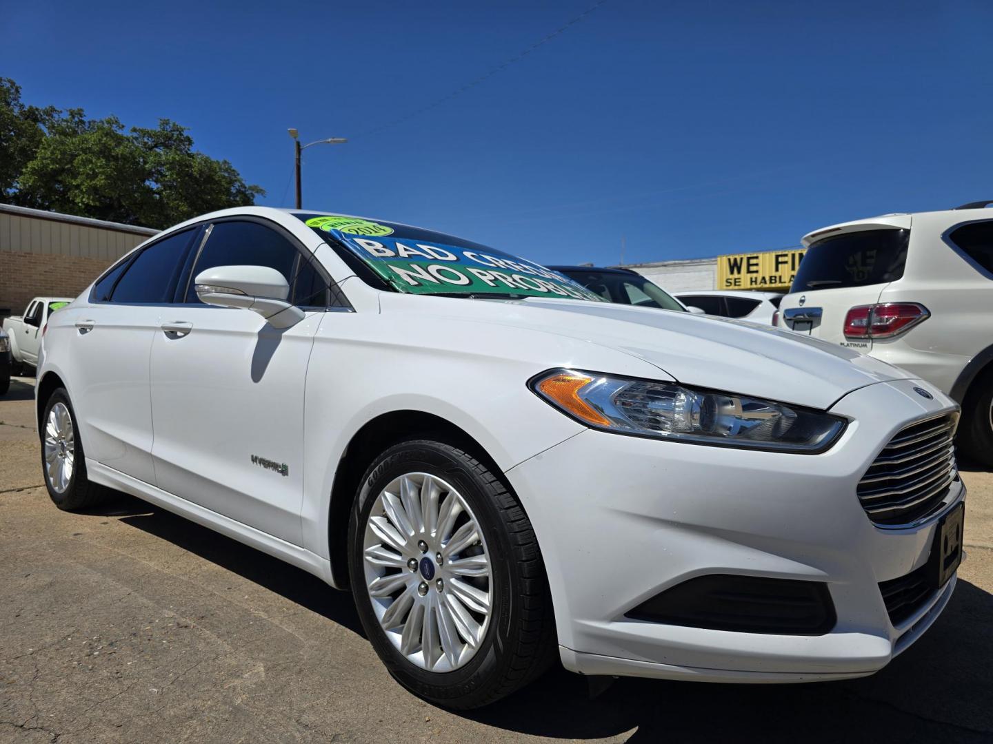 2014 Ford Fusion Hybrid SE (3FA6P0LU0ER) with an 2.0L L4 DOHC 16V HYBRID engine, CVT transmission, located at 2660 S.Garland Avenue, Garland, TX, 75041, (469) 298-3118, 32.885551, -96.655602 - Photo#1