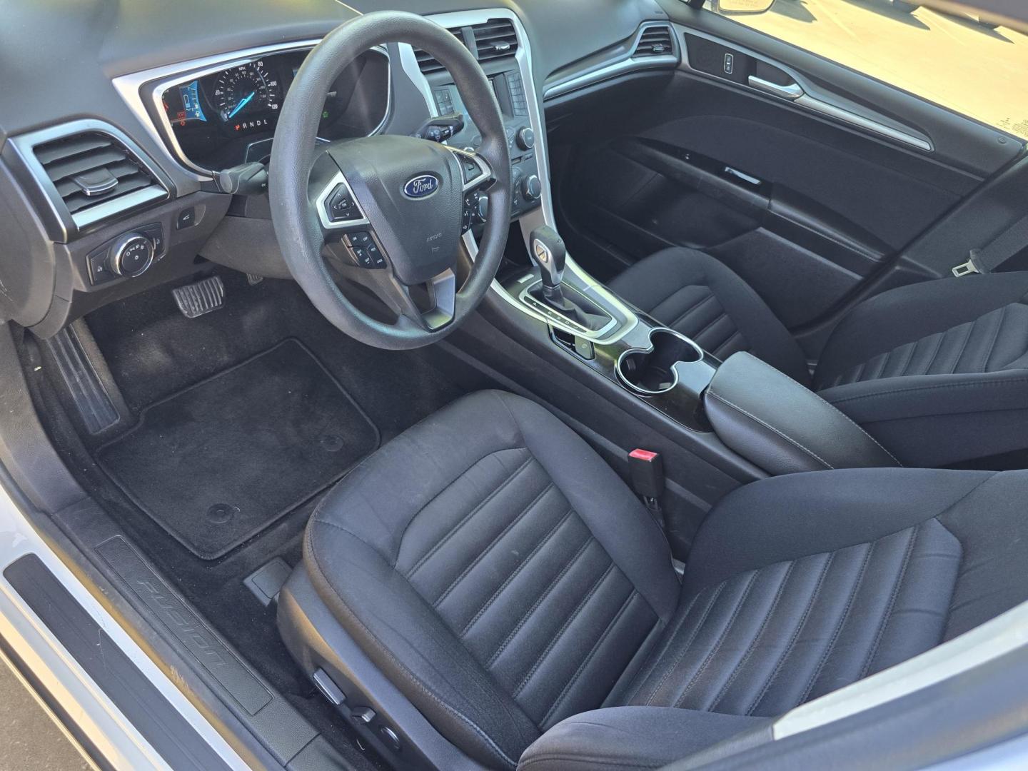 2014 Ford Fusion Hybrid SE (3FA6P0LU0ER) with an 2.0L L4 DOHC 16V HYBRID engine, CVT transmission, located at 2660 S.Garland Avenue, Garland, TX, 75041, (469) 298-3118, 32.885551, -96.655602 - Photo#10