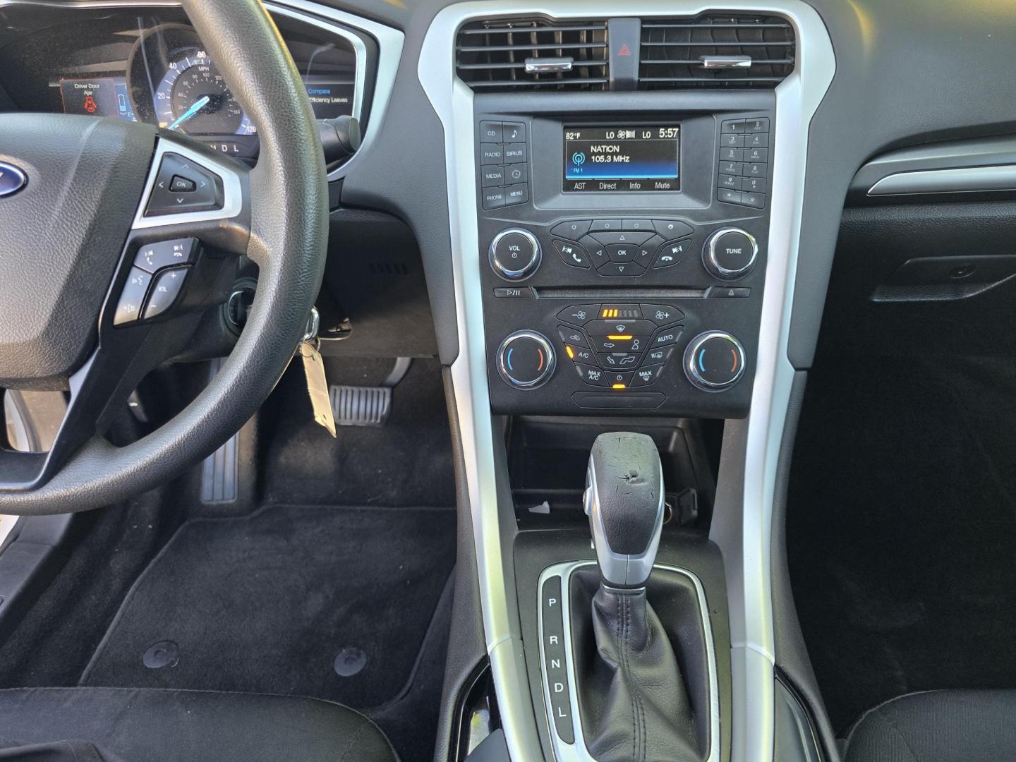 2014 Ford Fusion Hybrid SE (3FA6P0LU0ER) with an 2.0L L4 DOHC 16V HYBRID engine, CVT transmission, located at 2660 S.Garland Avenue, Garland, TX, 75041, (469) 298-3118, 32.885551, -96.655602 - Photo#13