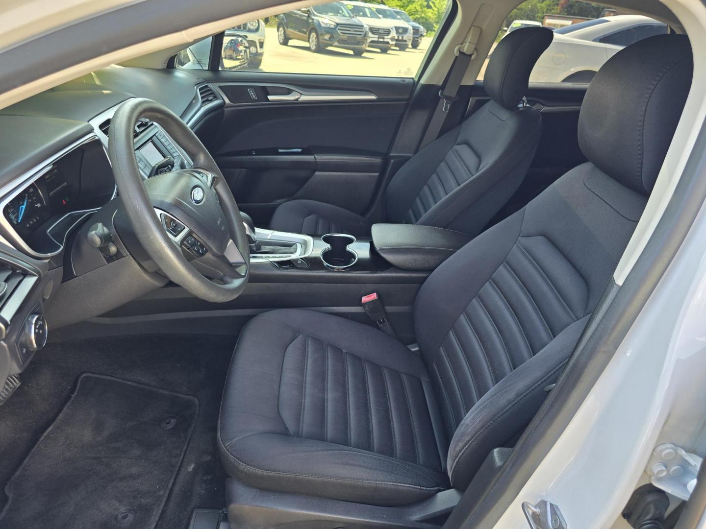 2014 WHITE Ford Fusion Hybrid SE (3FA6P0LU3ER) with an 2.0L L4 DOHC 16V HYBRID engine, CVT transmission, located at 2660 S.Garland Avenue, Garland, TX, 75041, (469) 298-3118, 32.885551, -96.655602 - Photo#10