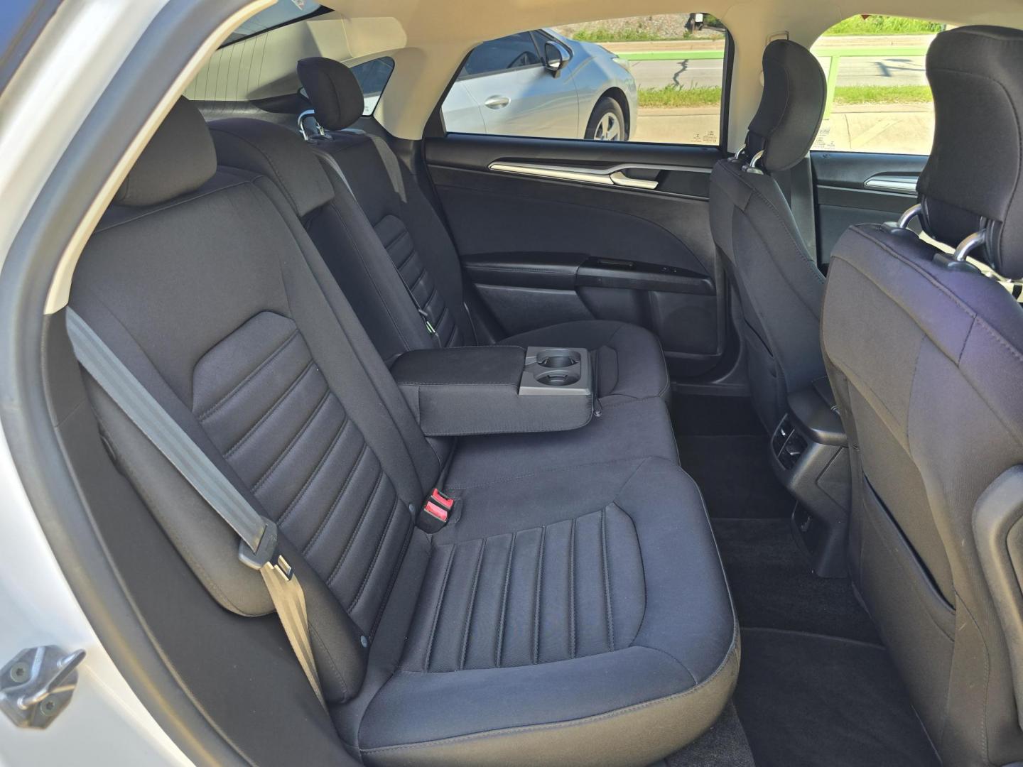 2014 WHITE Ford Fusion Hybrid SE (3FA6P0LU3ER) with an 2.0L L4 DOHC 16V HYBRID engine, CVT transmission, located at 2660 S.Garland Avenue, Garland, TX, 75041, (469) 298-3118, 32.885551, -96.655602 - Photo#14