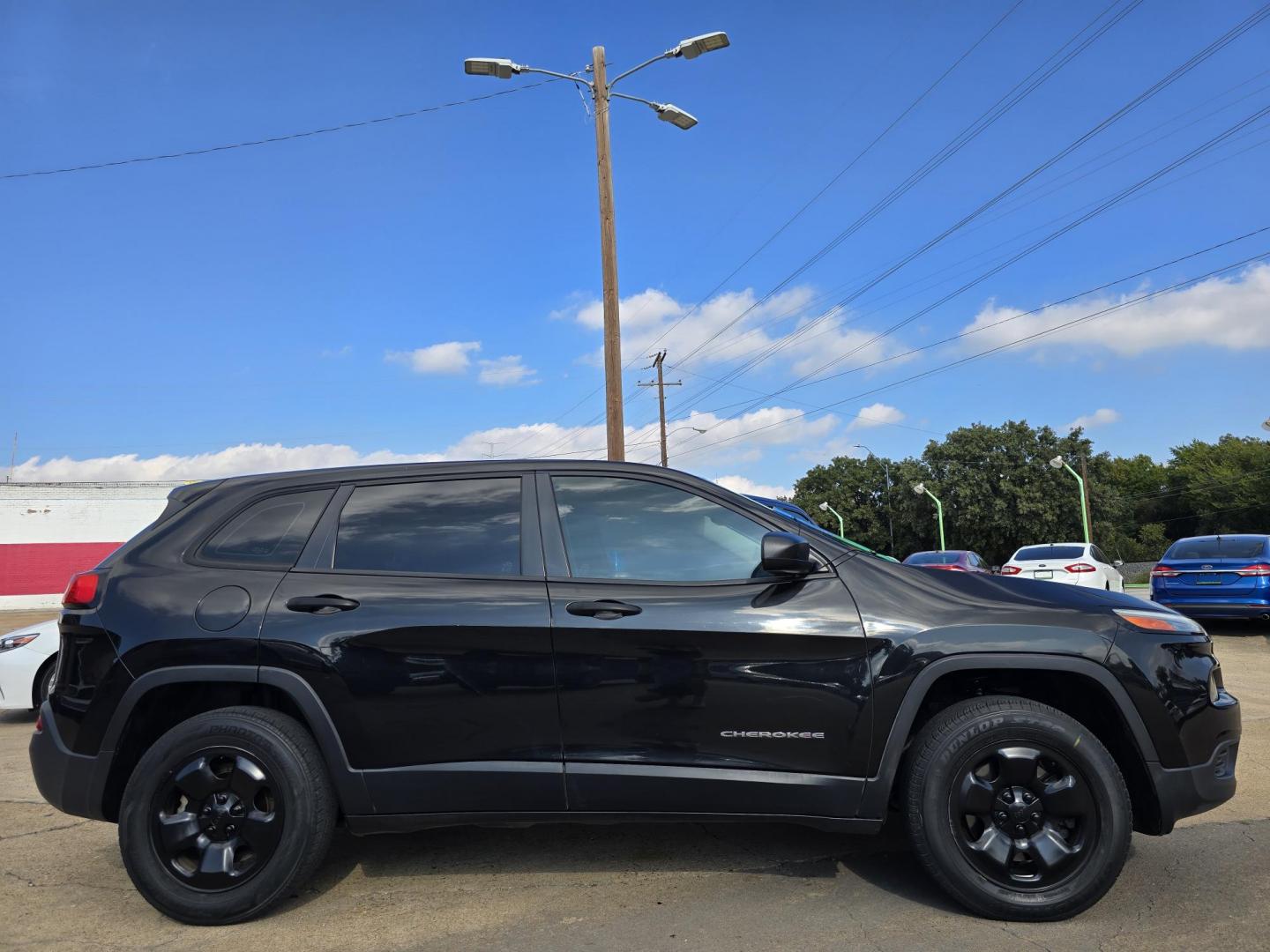 2014 BLACK Jeep Cherokee Sport (1C4PJLAB4EW) with an 2.4L L4 DOHC 16V engine, 9-Speed Automatic transmission, located at 2660 S.Garland Avenue, Garland, TX, 75041, (469) 298-3118, 32.885551, -96.655602 - Photo#2