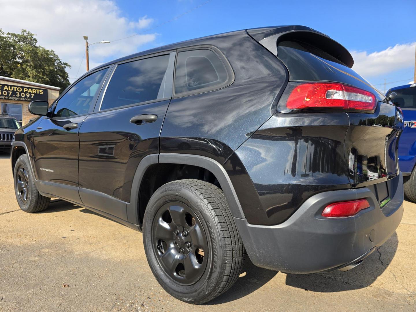 2014 BLACK Jeep Cherokee Sport (1C4PJLAB4EW) with an 2.4L L4 DOHC 16V engine, 9-Speed Automatic transmission, located at 2660 S.Garland Avenue, Garland, TX, 75041, (469) 298-3118, 32.885551, -96.655602 - Photo#6