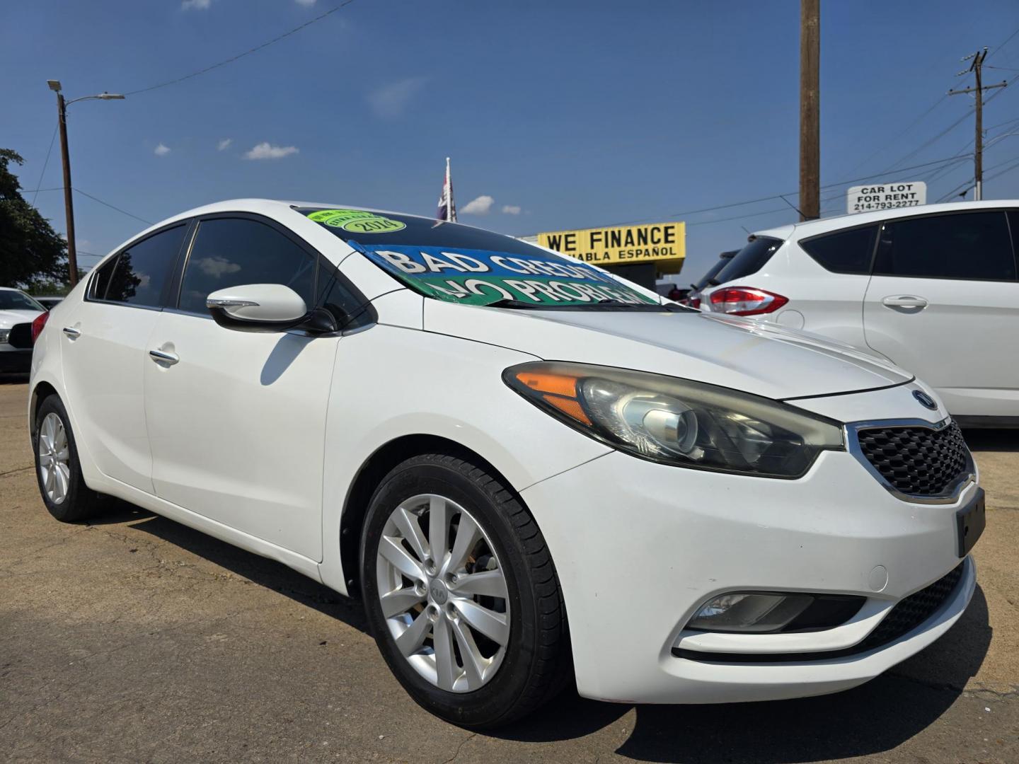 2014 DIAMOND WHITE /BLACK Kia Forte EX (KNAFX4A80E5) with an 2.0L L4 DOHC 16V engine, 6-Speed Automatic transmission, located at 2660 S.Garland Avenue, Garland, TX, 75041, (469) 298-3118, 32.885551, -96.655602 - Photo#1