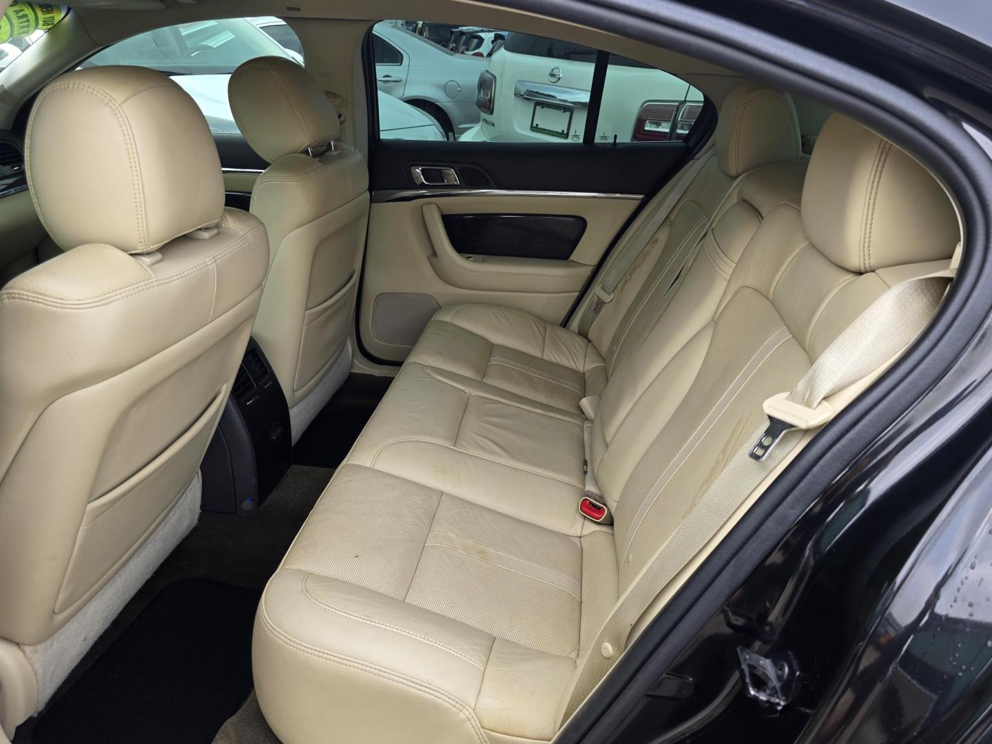 2014 BLACK Lincoln MKS FWD (1LNHL9DK4EG) with an 3.5L V6 DOHC 24V engine, 6-Speed Automatic transmission, located at 2660 S.Garland Avenue, Garland, TX, 75041, (469) 298-3118, 32.885551, -96.655602 - Photo#17