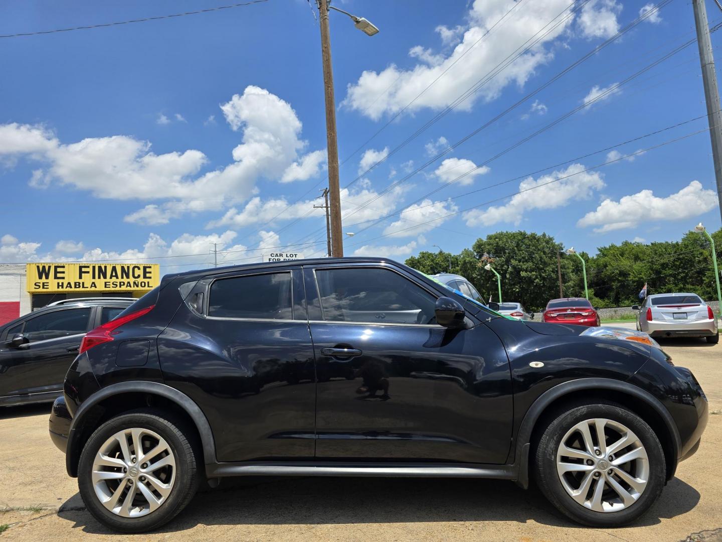 2014 BLUE Nissan Juke S (JN8AF5MR5ET) with an 1.6L L4 DOHC 16V engine, Continuously Variable Transmission transmission, located at 2660 S.Garland Avenue, Garland, TX, 75041, (469) 298-3118, 32.885551, -96.655602 - Photo#2
