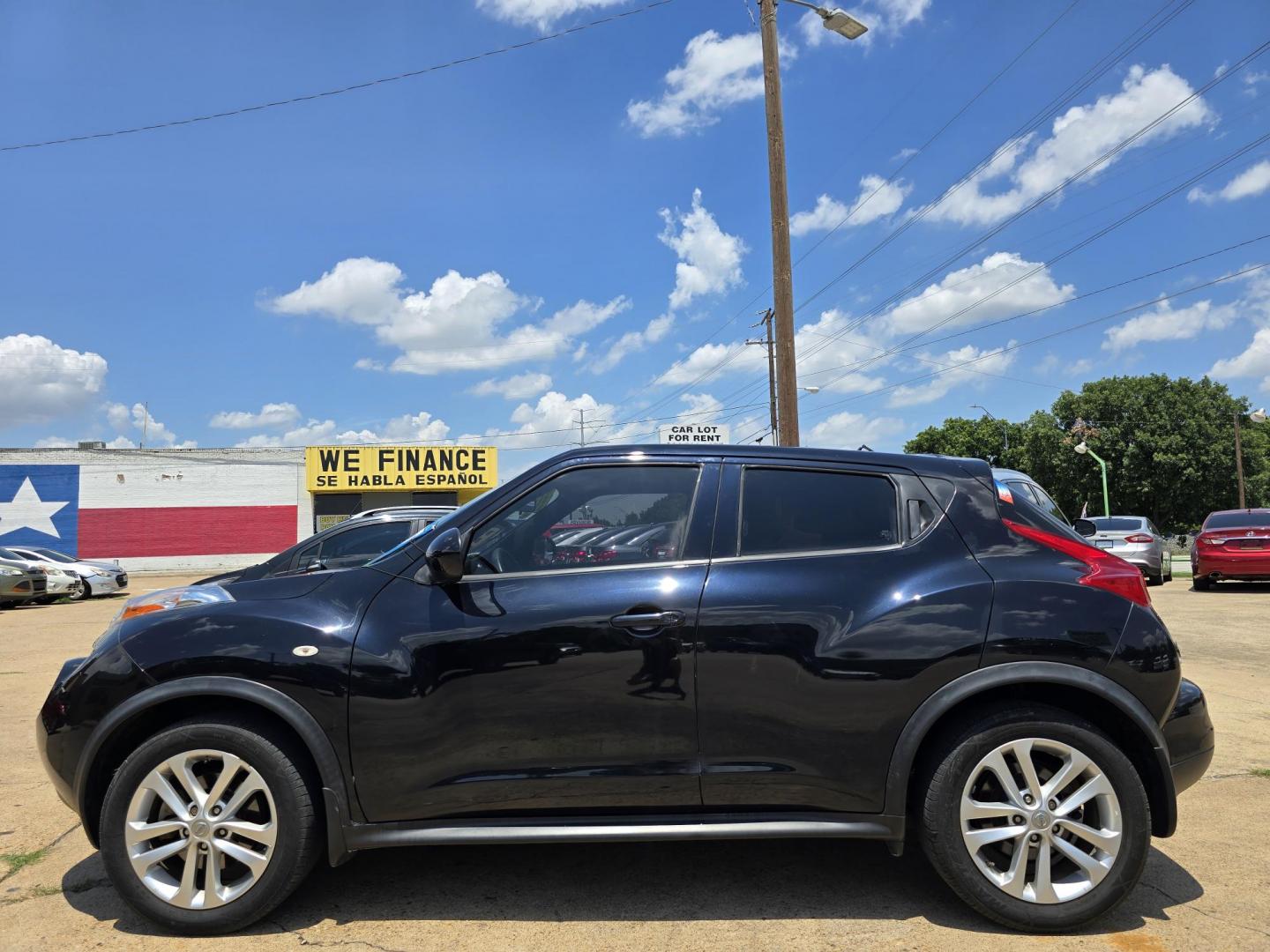 2014 BLUE Nissan Juke S (JN8AF5MR5ET) with an 1.6L L4 DOHC 16V engine, Continuously Variable Transmission transmission, located at 2660 S.Garland Avenue, Garland, TX, 75041, (469) 298-3118, 32.885551, -96.655602 - Photo#6