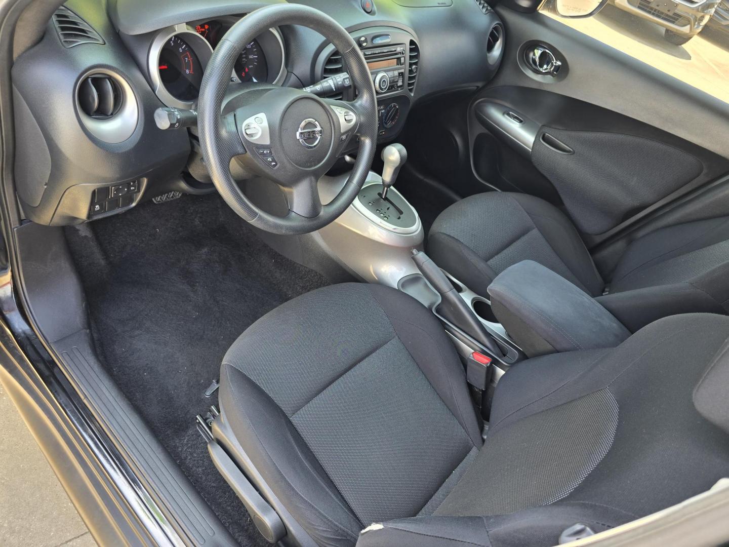 2014 BLUE Nissan Juke S (JN8AF5MR5ET) with an 1.6L L4 DOHC 16V engine, Continuously Variable Transmission transmission, located at 2660 S.Garland Avenue, Garland, TX, 75041, (469) 298-3118, 32.885551, -96.655602 - Photo#10
