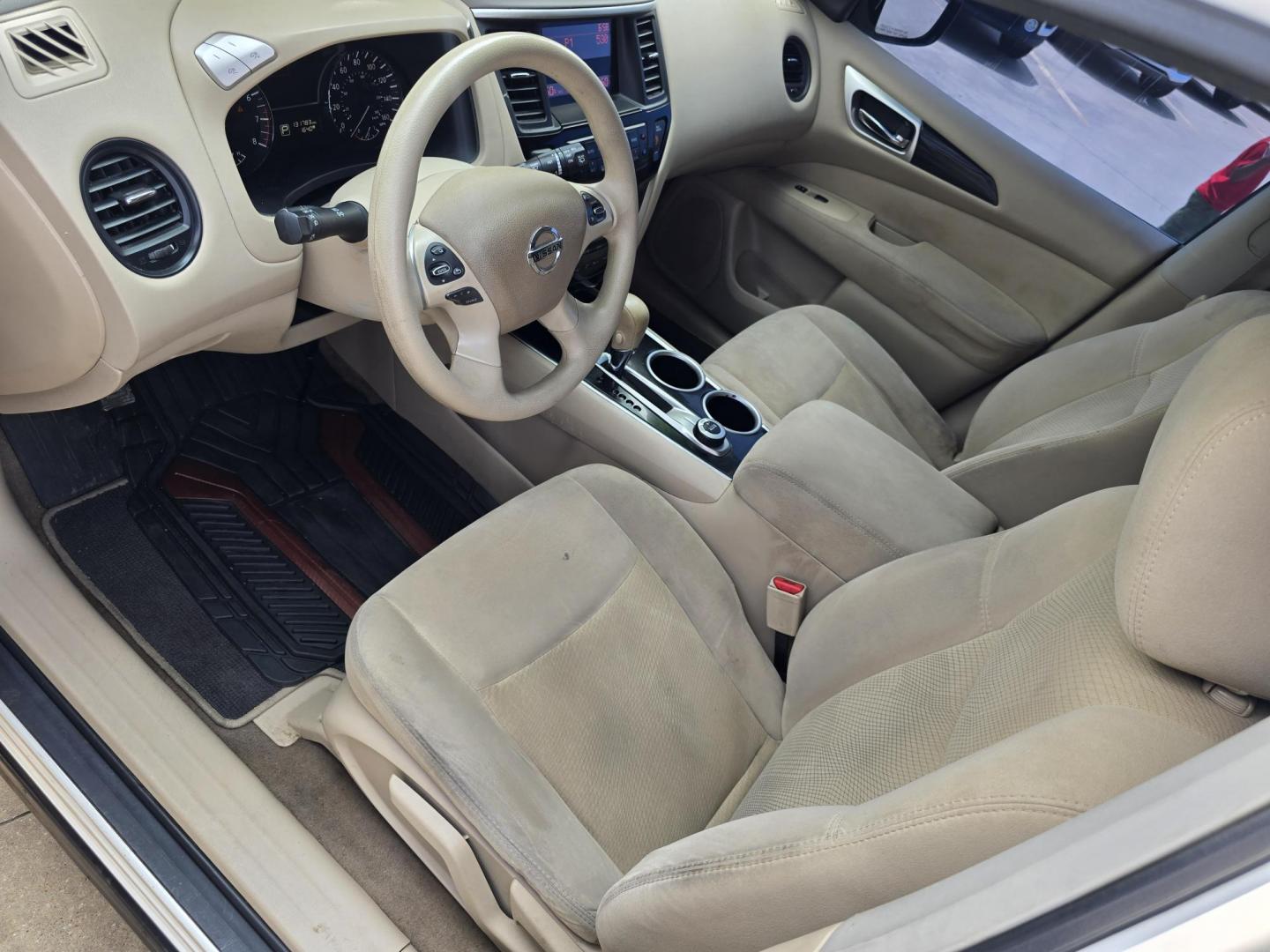 2014 WHITE /BEIGE Nissan Pathfinder S (5N1AR2MM4EC) with an 3.5L V6 DOHC 24V engine, Continuously Variable Transmission transmission, located at 2660 S.Garland Avenue, Garland, TX, 75041, (469) 298-3118, 32.885551, -96.655602 - Welcome to DallasAutos4Less, one of the Premier BUY HERE PAY HERE Dealers in the North Dallas Area. We specialize in financing to people with NO CREDIT or BAD CREDIT. We need proof of income, proof of residence, and a ID. Come buy your new car from us today!! This is a Very clean 2014 NISSAN PATH - Photo#10