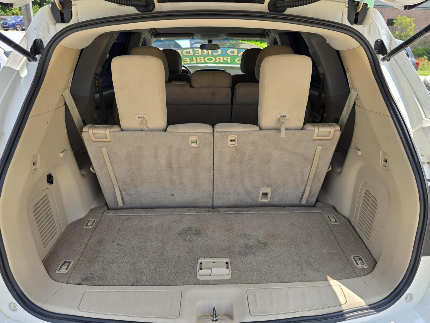 2014 WHITE /BEIGE Nissan Pathfinder S (5N1AR2MM4EC) with an 3.5L V6 DOHC 24V engine, Continuously Variable Transmission transmission, located at 2660 S.Garland Avenue, Garland, TX, 75041, (469) 298-3118, 32.885551, -96.655602 - Welcome to DallasAutos4Less, one of the Premier BUY HERE PAY HERE Dealers in the North Dallas Area. We specialize in financing to people with NO CREDIT or BAD CREDIT. We need proof of income, proof of residence, and a ID. Come buy your new car from us today!! This is a Very clean 2014 NISSAN PATH - Photo#17