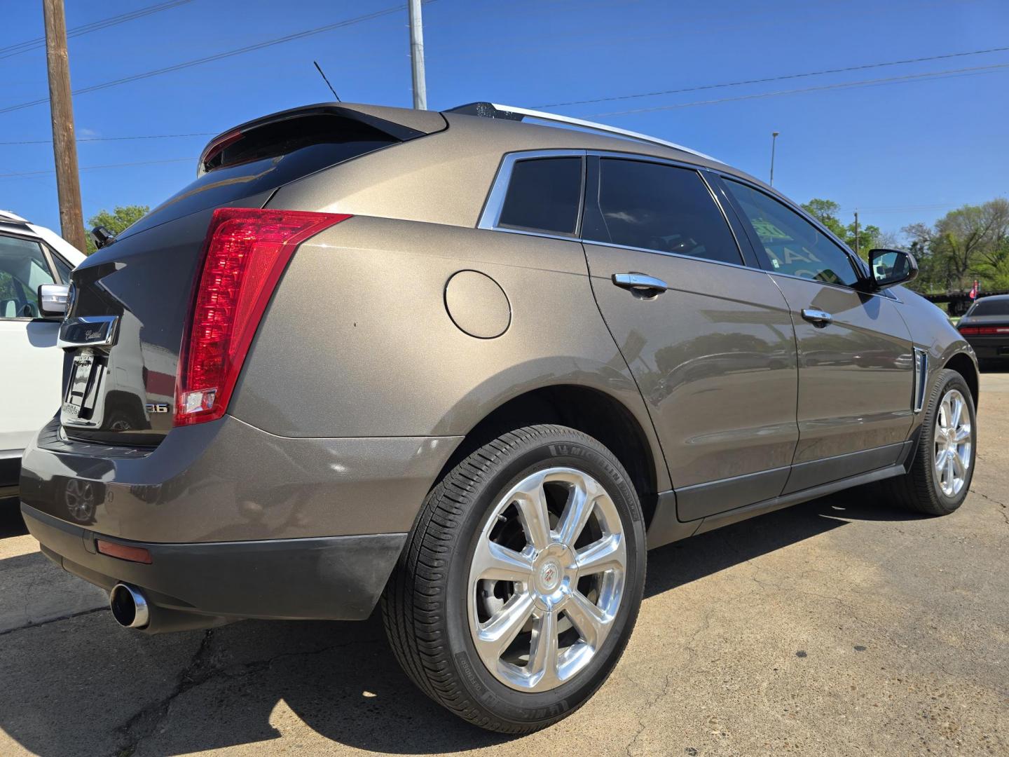 2015 GRAY Cadillac SRX Performance Collection FWD (3GYFNCE34FS) with an 3.6L V6 DOHC 24V FFV engine, 6-Speed Automatic transmission, located at 2660 S.Garland Avenue, Garland, TX, 75041, (469) 298-3118, 32.885551, -96.655602 - Photo#3