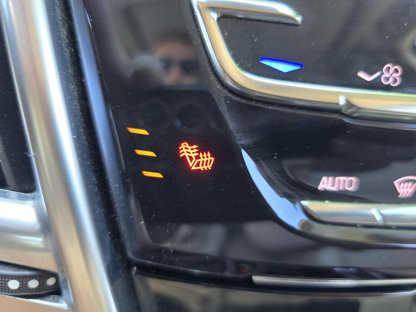 2015 GRAY Cadillac SRX Performance Collection FWD (3GYFNCE34FS) with an 3.6L V6 DOHC 24V FFV engine, 6-Speed Automatic transmission, located at 2660 S.Garland Avenue, Garland, TX, 75041, (469) 298-3118, 32.885551, -96.655602 - Photo#18