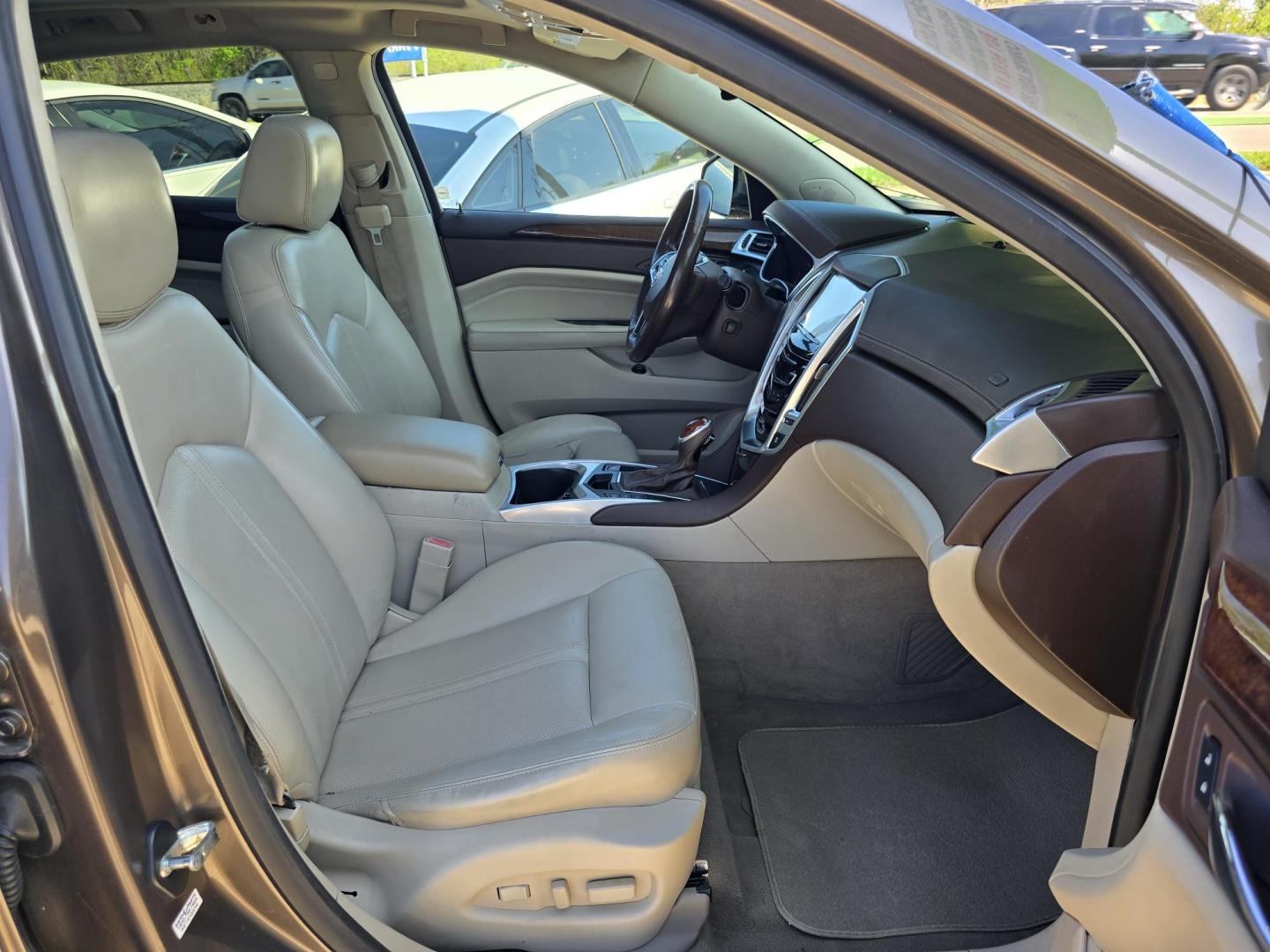 2015 GRAY Cadillac SRX Performance Collection FWD (3GYFNCE34FS) with an 3.6L V6 DOHC 24V FFV engine, 6-Speed Automatic transmission, located at 2660 S.Garland Avenue, Garland, TX, 75041, (469) 298-3118, 32.885551, -96.655602 - Photo#23