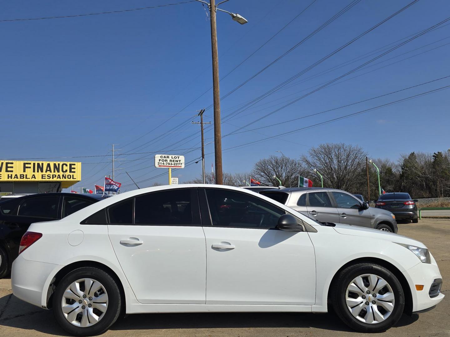 2015 WHITE Chevrolet Cruze LS (1G1PA5SH0F7) with an 1.8L L4 DOHC 16V FFV engine, 6-Speed Automatic transmission, located at 2660 S.Garland Avenue, Garland, TX, 75041, (469) 298-3118, 32.885551, -96.655602 - CASH$$$$$$$ CAR!!! This is a very well cared for 2015 Chevy Cruze LS Sedan! SUPER CLEAN! LIKE NEW! MUST SEE! Come in for a test drive today. We are open from 10am-7pm Monday-Saturday. - Photo#2