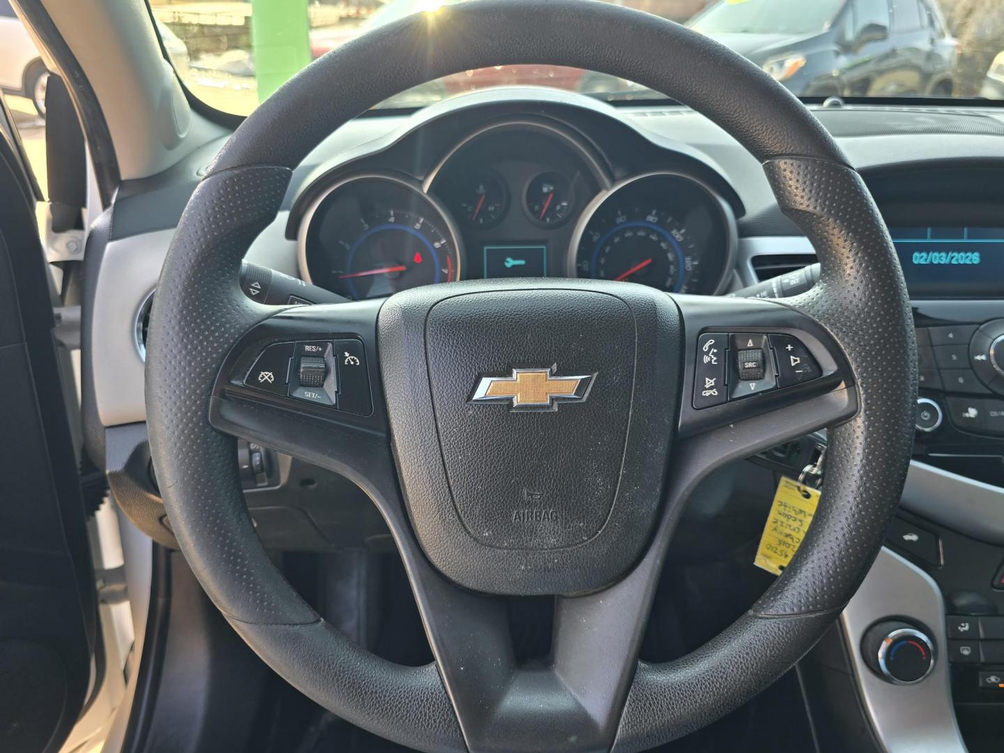 2015 WHITE Chevrolet Cruze LS (1G1PA5SH0F7) with an 1.8L L4 DOHC 16V FFV engine, 6-Speed Automatic transmission, located at 2660 S.Garland Avenue, Garland, TX, 75041, (469) 298-3118, 32.885551, -96.655602 - CASH$$$$$$$ CAR!!! This is a very well cared for 2015 Chevy Cruze LS Sedan! SUPER CLEAN! LIKE NEW! MUST SEE! Come in for a test drive today. We are open from 10am-7pm Monday-Saturday. - Photo#12