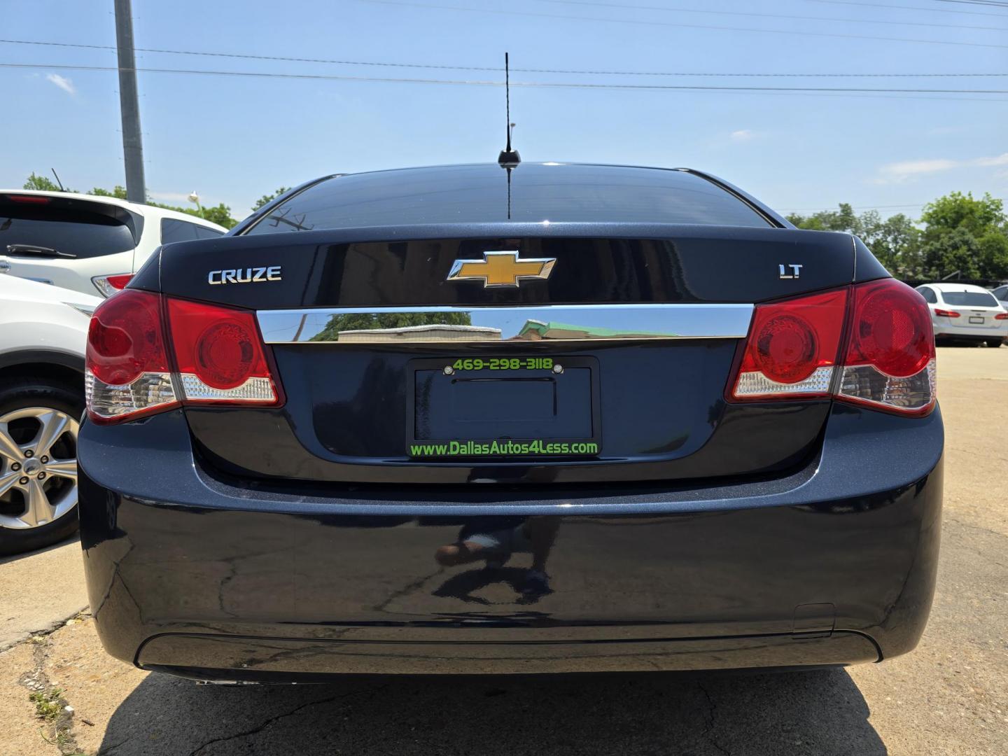 2015 Chevrolet Cruze 2LT (1G1PE5SB8F7) with an 1.4L L4 DOHC 16V TURBO engine, 6-Speed Automatic transmission, located at 2660 S.Garland Avenue, Garland, TX, 75041, (469) 298-3118, 32.885551, -96.655602 - Photo#4
