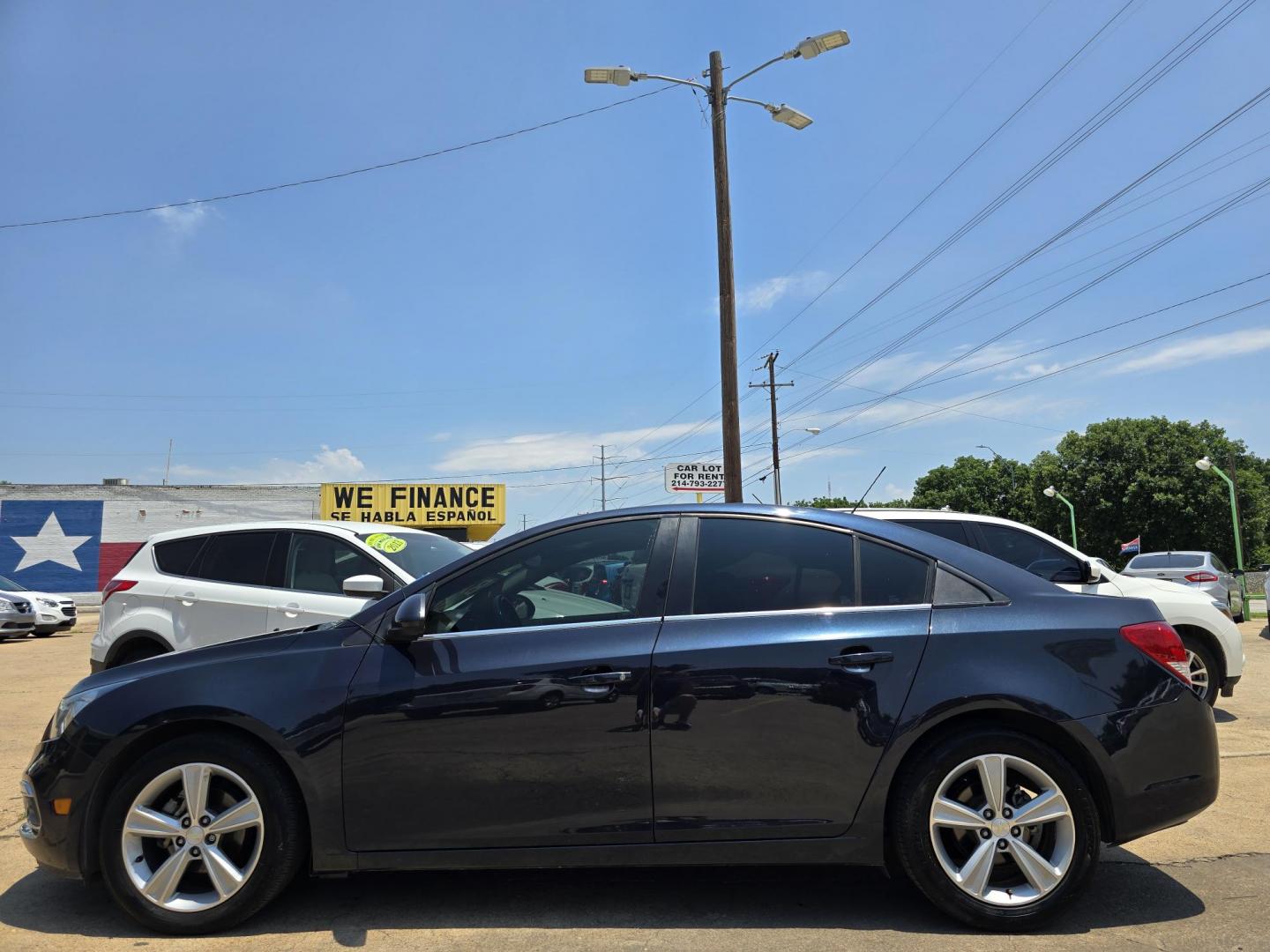 2015 Chevrolet Cruze 2LT (1G1PE5SB8F7) with an 1.4L L4 DOHC 16V TURBO engine, 6-Speed Automatic transmission, located at 2660 S.Garland Avenue, Garland, TX, 75041, (469) 298-3118, 32.885551, -96.655602 - Photo#6