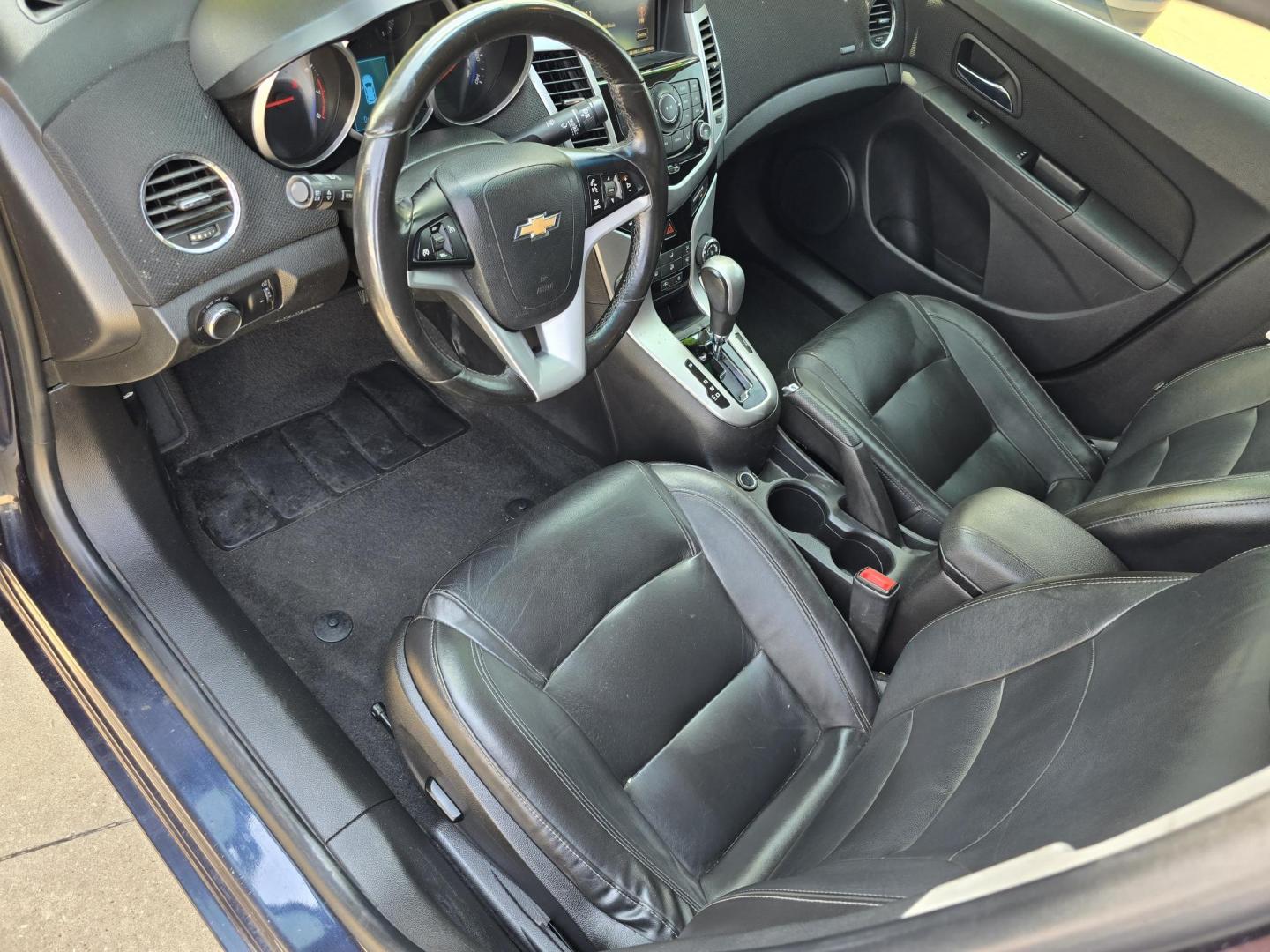 2015 Chevrolet Cruze 2LT (1G1PE5SB8F7) with an 1.4L L4 DOHC 16V TURBO engine, 6-Speed Automatic transmission, located at 2660 S.Garland Avenue, Garland, TX, 75041, (469) 298-3118, 32.885551, -96.655602 - Photo#10