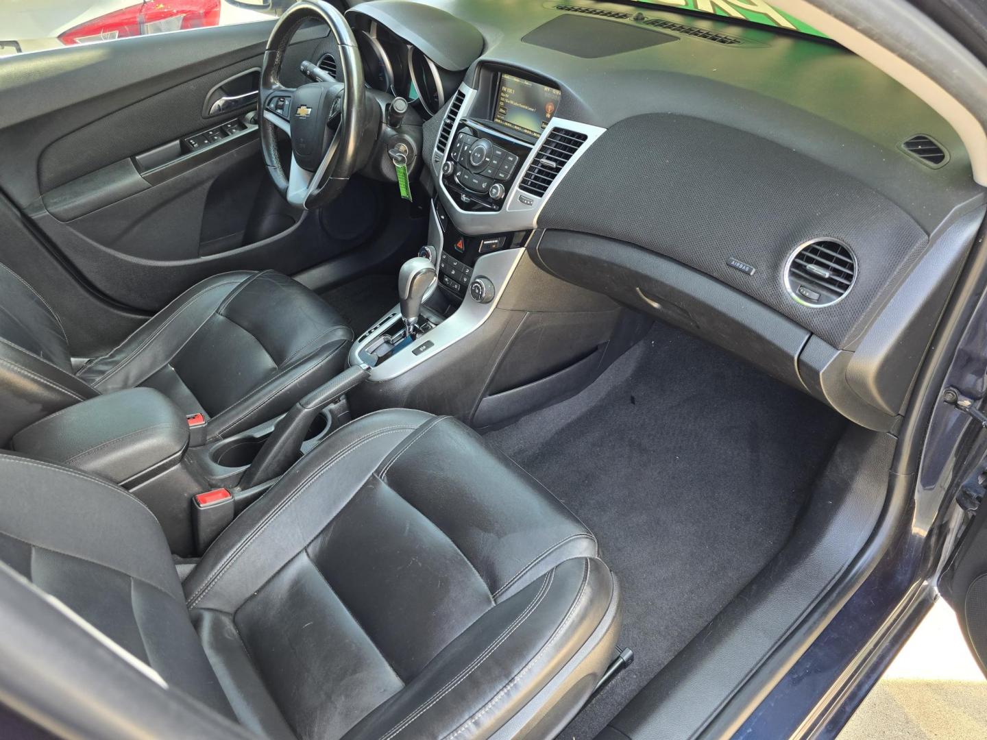 2015 Chevrolet Cruze 2LT (1G1PE5SB8F7) with an 1.4L L4 DOHC 16V TURBO engine, 6-Speed Automatic transmission, located at 2660 S.Garland Avenue, Garland, TX, 75041, (469) 298-3118, 32.885551, -96.655602 - Photo#17