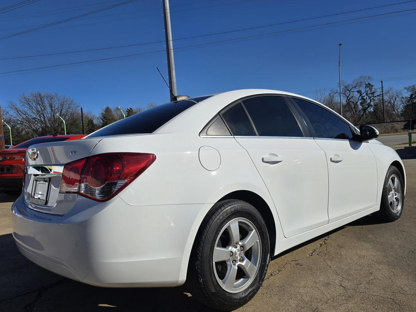 2015 WHITE Chevrolet Cruze LT (1G1PC5SB6F7) with an 1.4L L4 DOHC 16V TURBO engine, 6-Speed Automatic transmission, located at 2660 S.Garland Avenue, Garland, TX, 75041, (469) 298-3118, 32.885551, -96.655602 - Photo#3