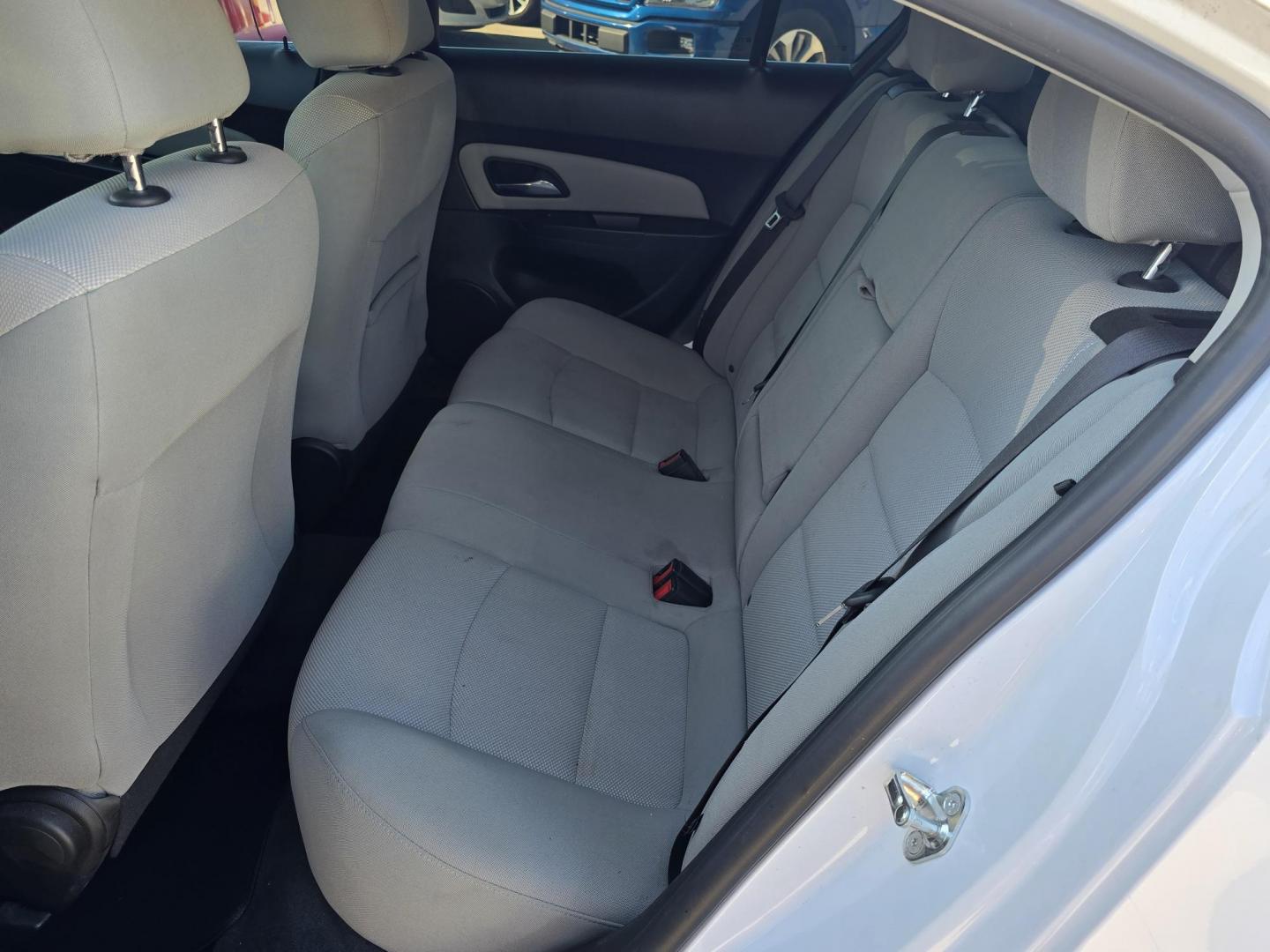 2015 WHITE Chevrolet Cruze LT (1G1PC5SB6F7) with an 1.4L L4 DOHC 16V TURBO engine, 6-Speed Automatic transmission, located at 2660 S.Garland Avenue, Garland, TX, 75041, (469) 298-3118, 32.885551, -96.655602 - Photo#15