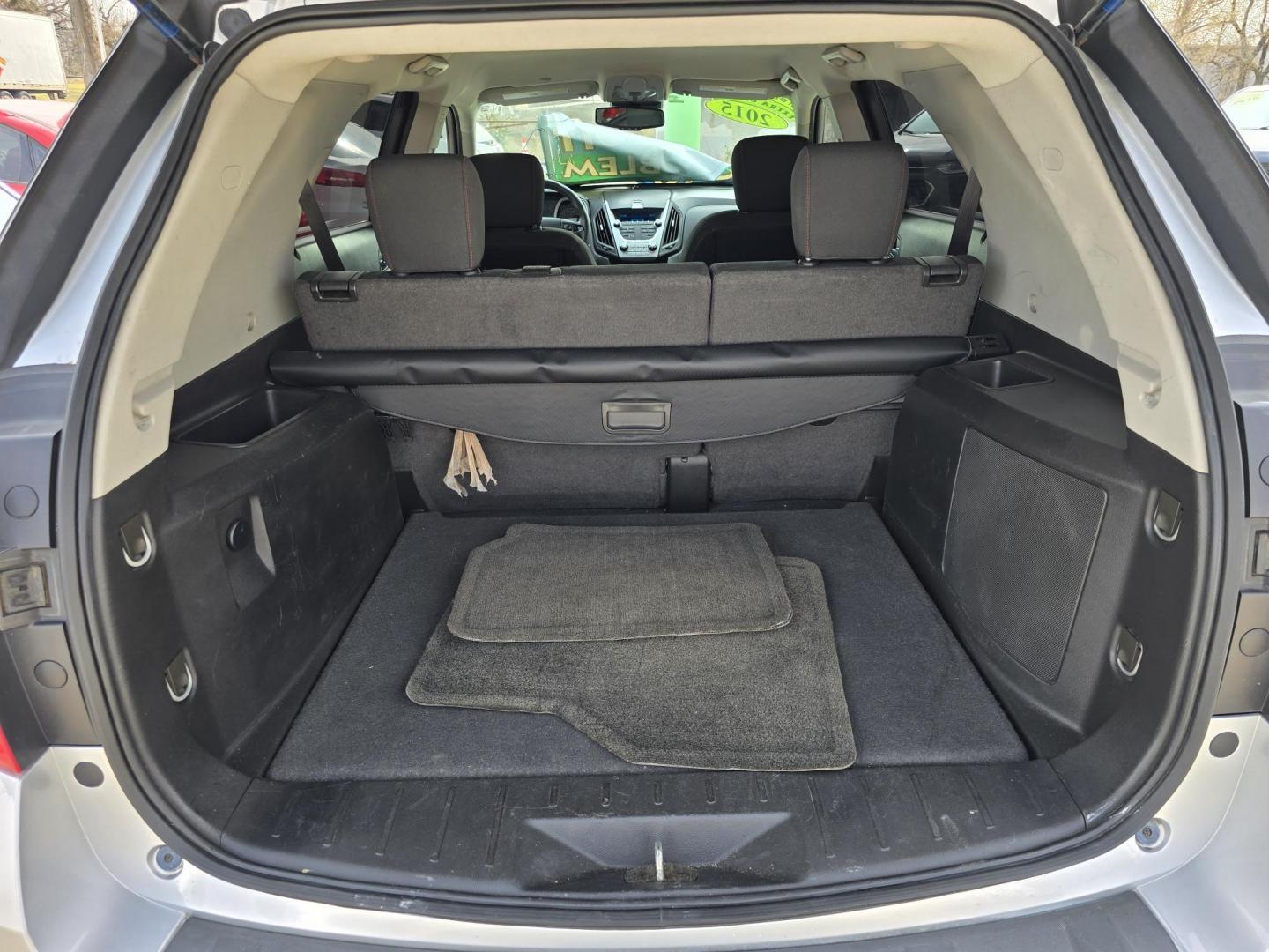 2015 SILVER Chevrolet Equinox LS (2GNALAEK9F1) with an 2.4L L4 DOHC 16V FFV engine, 6-Speed Automatic transmission, located at 2660 S.Garland Avenue, Garland, TX, 75041, (469) 298-3118, 32.885551, -96.655602 - Photo#15