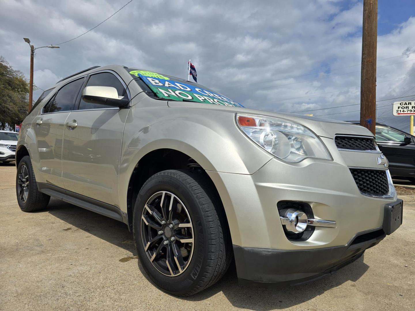 2015 GOLD Chevrolet Equinox 2LT (2GNALCEK1F6) with an 2.4L L4 DOHC 16V FFV engine, 6-Speed Automatic transmission, located at 2660 S.Garland Avenue, Garland, TX, 75041, (469) 298-3118, 32.885551, -96.655602 - Photo#1