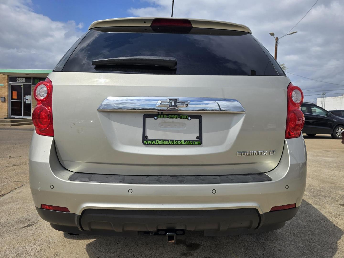 2015 GOLD Chevrolet Equinox 2LT (2GNALCEK1F6) with an 2.4L L4 DOHC 16V FFV engine, 6-Speed Automatic transmission, located at 2660 S.Garland Avenue, Garland, TX, 75041, (469) 298-3118, 32.885551, -96.655602 - Photo#4