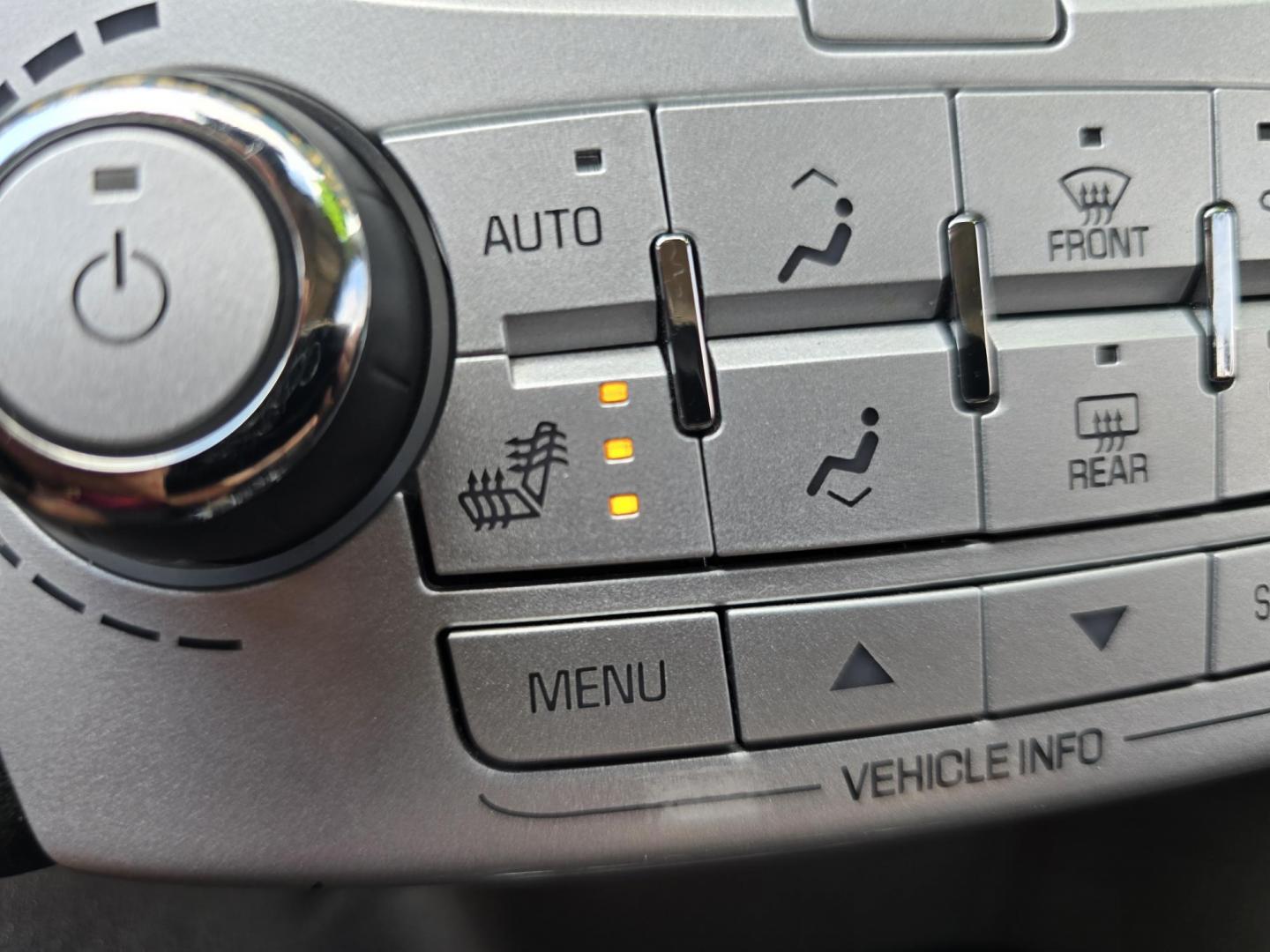 2015 GOLD Chevrolet Equinox 2LT (2GNALCEK1F6) with an 2.4L L4 DOHC 16V FFV engine, 6-Speed Automatic transmission, located at 2660 S.Garland Avenue, Garland, TX, 75041, (469) 298-3118, 32.885551, -96.655602 - Photo#16