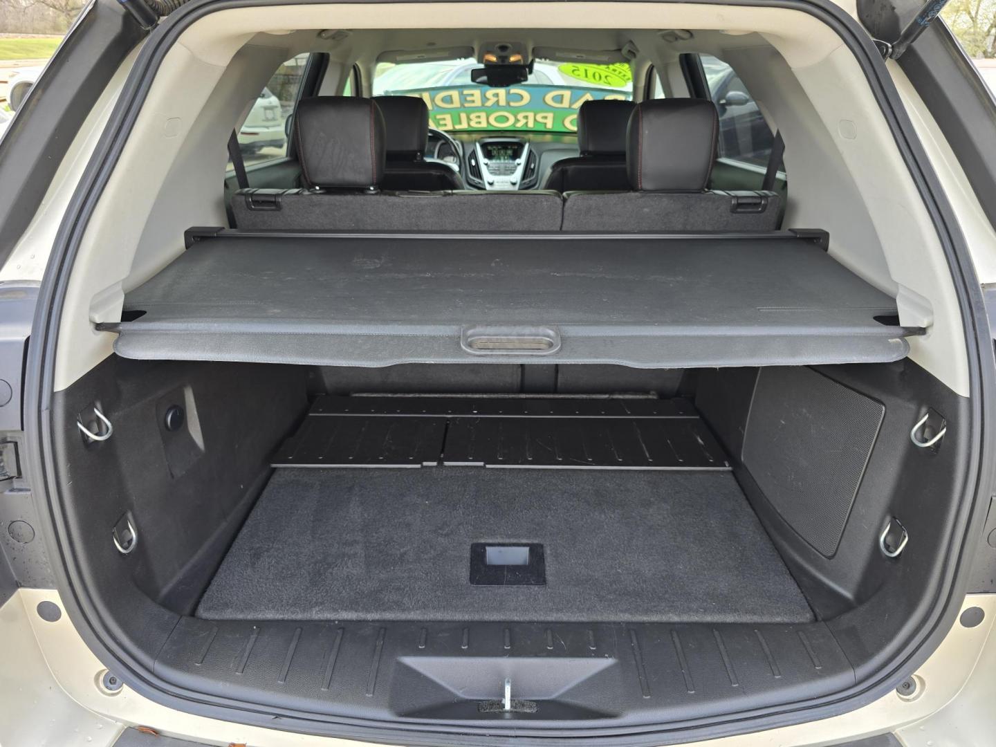 2015 GOLD Chevrolet Equinox 2LT (2GNALCEK1F6) with an 2.4L L4 DOHC 16V FFV engine, 6-Speed Automatic transmission, located at 2660 S.Garland Avenue, Garland, TX, 75041, (469) 298-3118, 32.885551, -96.655602 - Photo#18