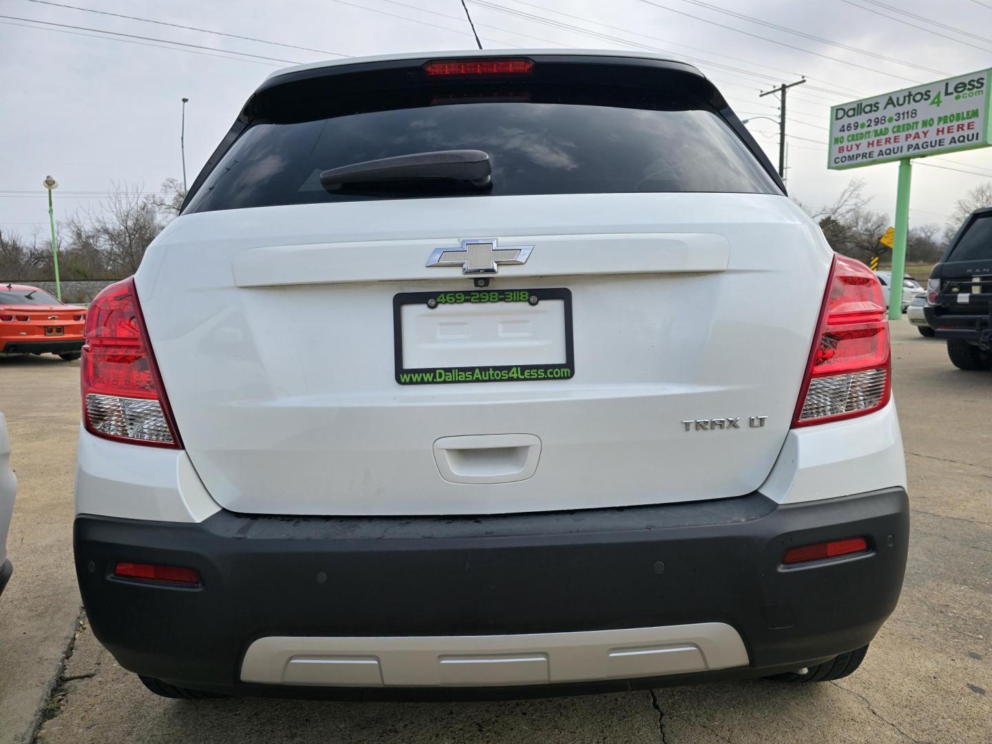 2015 WHITE Chevrolet Trax LT (KL7CJLSB0FB) with an 1.4L L4 DOHC 16V FFV engine, AUTO transmission, located at 2660 S.Garland Avenue, Garland, TX, 75041, (469) 298-3118, 32.885551, -96.655602 - Photo#7