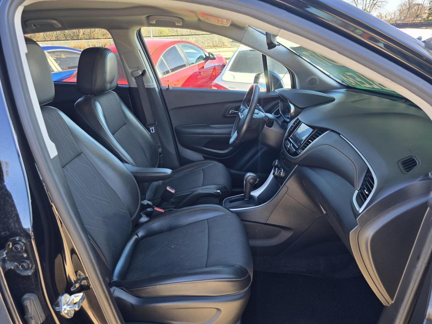 2015 WHITE Chevrolet Trax LS (3GNCJKSB1FL) with an 1.4L L4 DOHC 16V FFV engine, AUTO transmission, located at 2660 S.Garland Avenue, Garland, TX, 75041, (469) 298-3118, 32.885551, -96.655602 - Photo#19