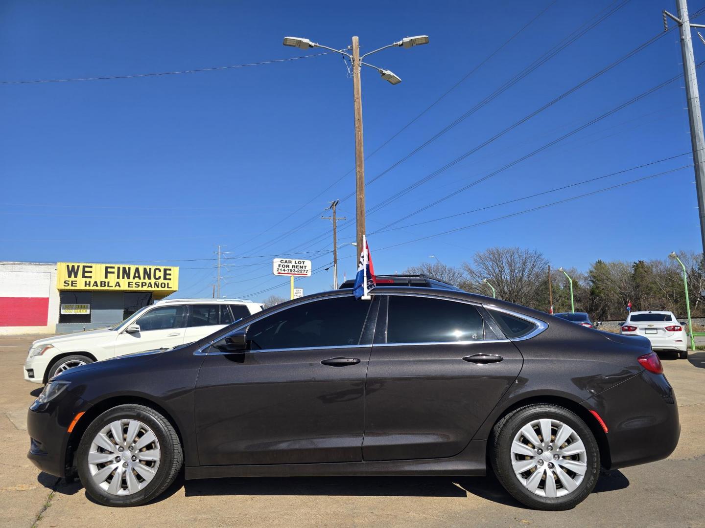 2015 BLACK Chrysler 200 LX (1C3CCCFB2FN) with an 2.4L L4 DOHC 16V engine, 9-Speed Automatic transmission, located at 2660 S.Garland Avenue, Garland, TX, 75041, (469) 298-3118, 32.885551, -96.655602 - Photo#5