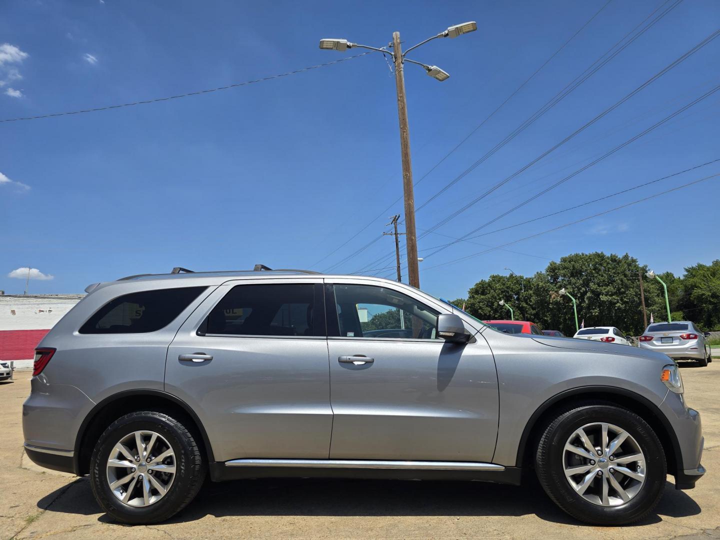 2015 GRAY Dodge Durango Limited (1C4RDHDG6FC) with an 3.6L V6 DOHC 24V engine, 8A transmission, located at 2660 S.Garland Avenue, Garland, TX, 75041, (469) 298-3118, 32.885551, -96.655602 - Photo#2
