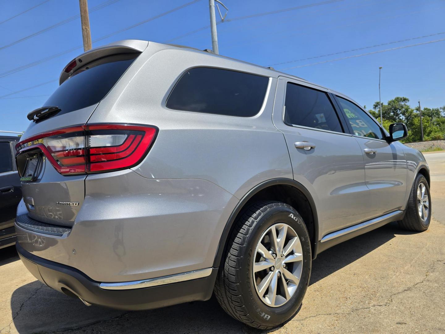 2015 GRAY Dodge Durango Limited (1C4RDHDG6FC) with an 3.6L V6 DOHC 24V engine, 8A transmission, located at 2660 S.Garland Avenue, Garland, TX, 75041, (469) 298-3118, 32.885551, -96.655602 - Photo#3