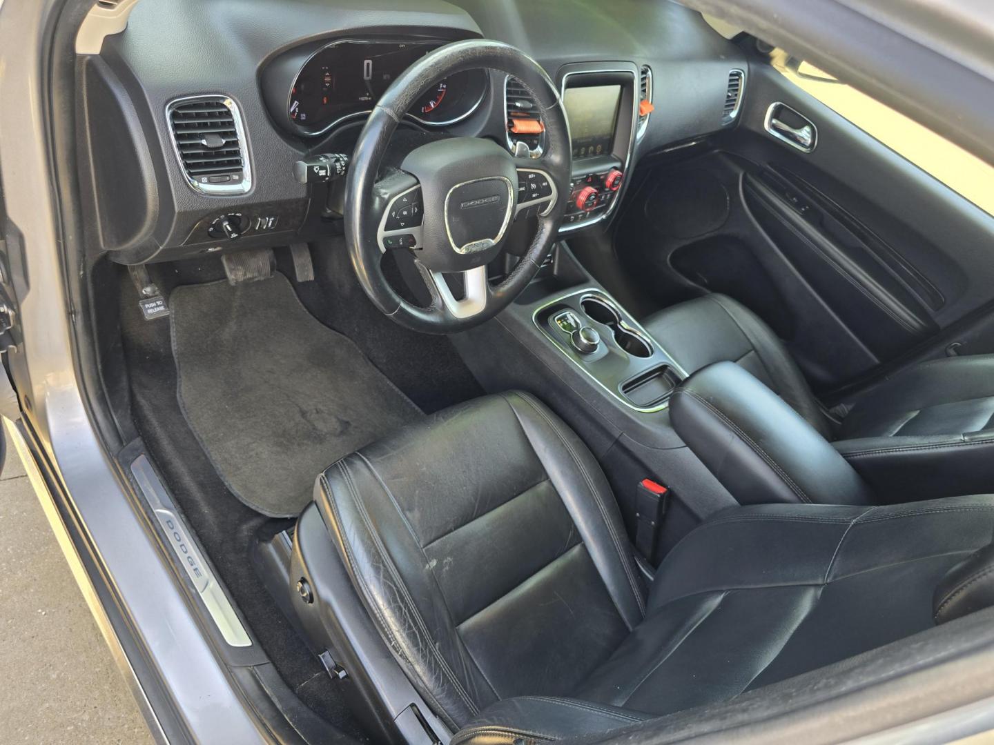 2015 GRAY Dodge Durango Limited (1C4RDHDG6FC) with an 3.6L V6 DOHC 24V engine, 8A transmission, located at 2660 S.Garland Avenue, Garland, TX, 75041, (469) 298-3118, 32.885551, -96.655602 - Photo#10