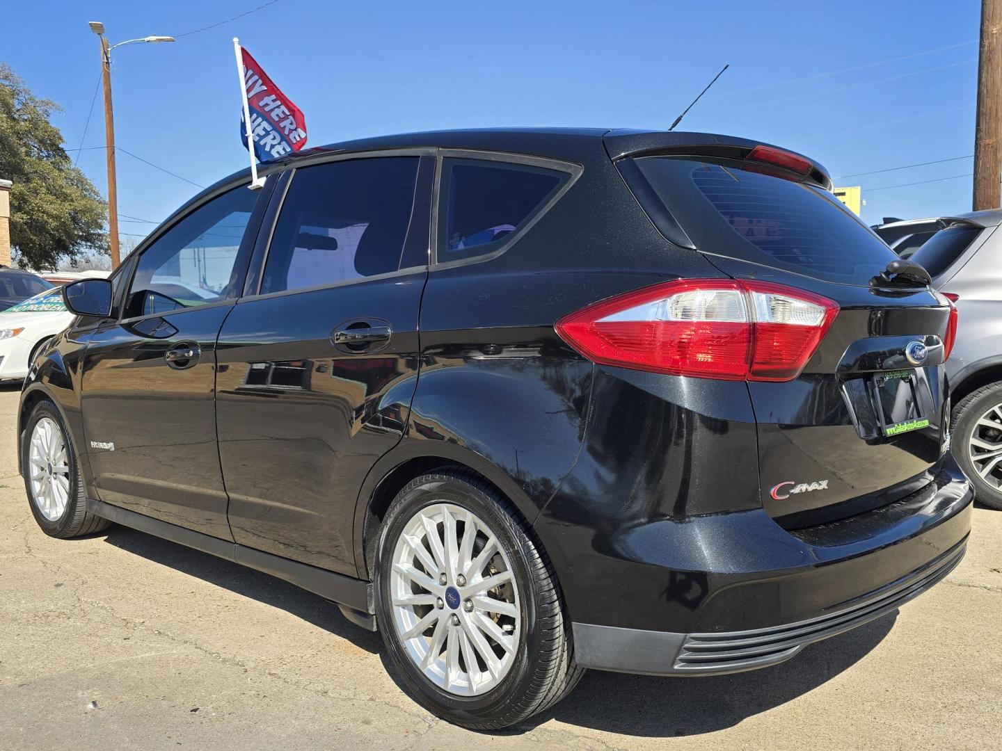 2015 BLACK METALLIC /BLACK Ford C-Max Hybrid SE (1FADP5AU7FL) with an 2.0L L4 DOHC 16V HYBRID engine, Continuously Variable Transmission transmission, located at 2660 S.Garland Avenue, Garland, TX, 75041, (469) 298-3118, 32.885551, -96.655602 - CASH$$$$$ CAR!! This is a Super Clean 2015 FORD C-MAX HYBRID SE! BLUETOOTH! SAT RADIO! SUPER CLEAN! MUST SEE! Come in for a test drive today. We are open from 10am-7pm Monday-Saturday. - Photo#5