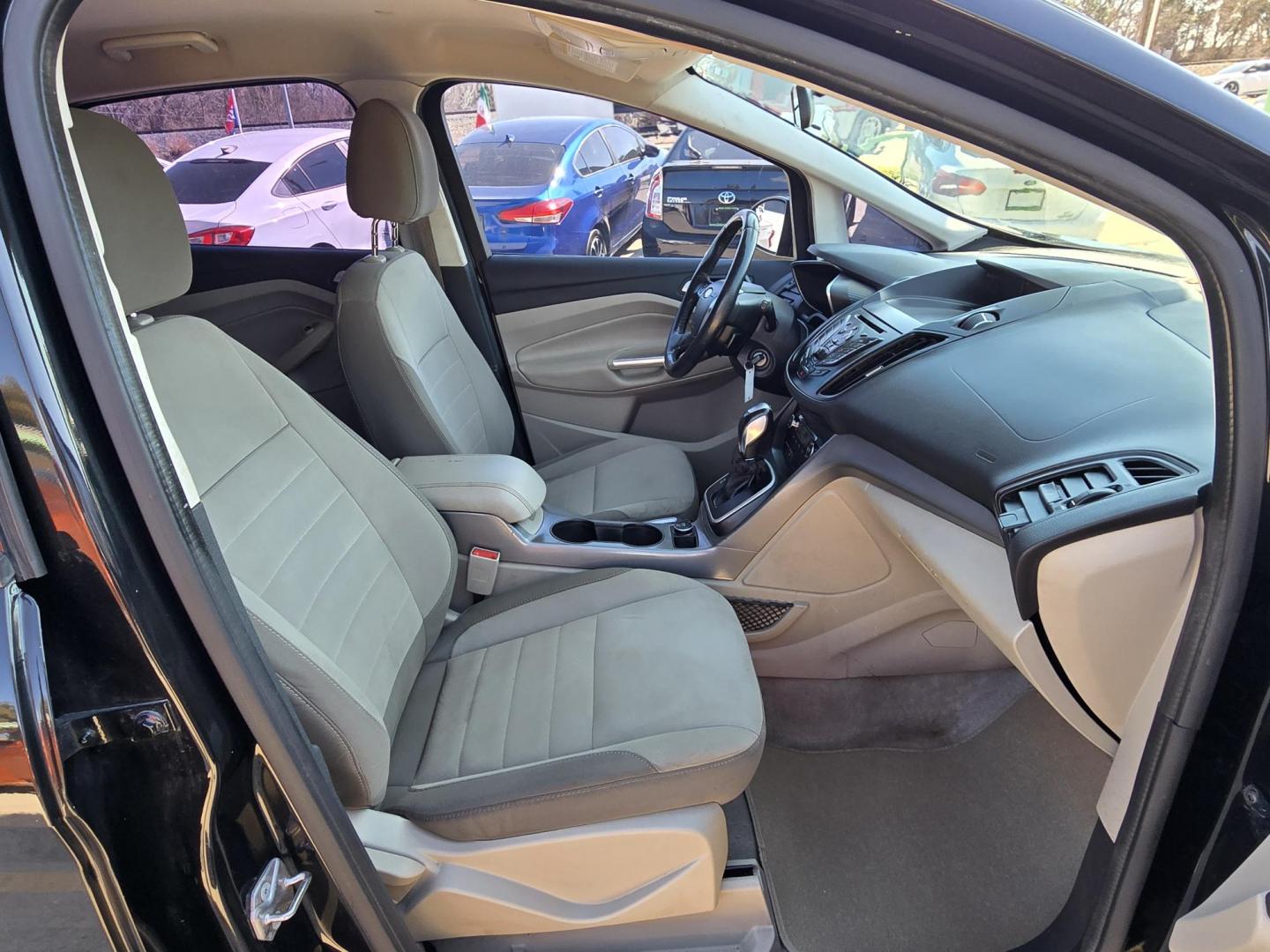 2015 BLACK METALLIC /BLACK Ford C-Max Hybrid SE (1FADP5AU7FL) with an 2.0L L4 DOHC 16V HYBRID engine, Continuously Variable Transmission transmission, located at 2660 S.Garland Avenue, Garland, TX, 75041, (469) 298-3118, 32.885551, -96.655602 - CASH$$$$$ CAR!! This is a Super Clean 2015 FORD C-MAX HYBRID SE! BLUETOOTH! SAT RADIO! SUPER CLEAN! MUST SEE! Come in for a test drive today. We are open from 10am-7pm Monday-Saturday. - Photo#17