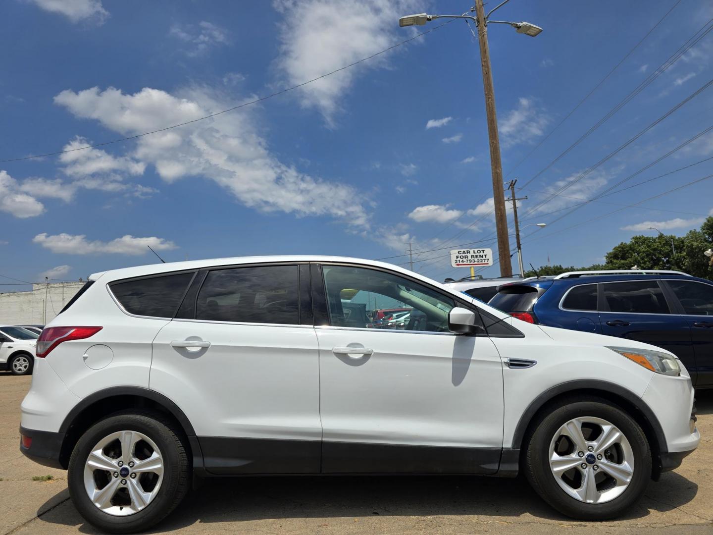 2015 WHITE Ford Escape SE (1FMCU0G93FU) with an 2.0L L4 DOHC 16V engine, 6-Speed Automatic transmission, located at 2660 S.Garland Avenue, Garland, TX, 75041, (469) 298-3118, 32.885551, -96.655602 - Photo#2