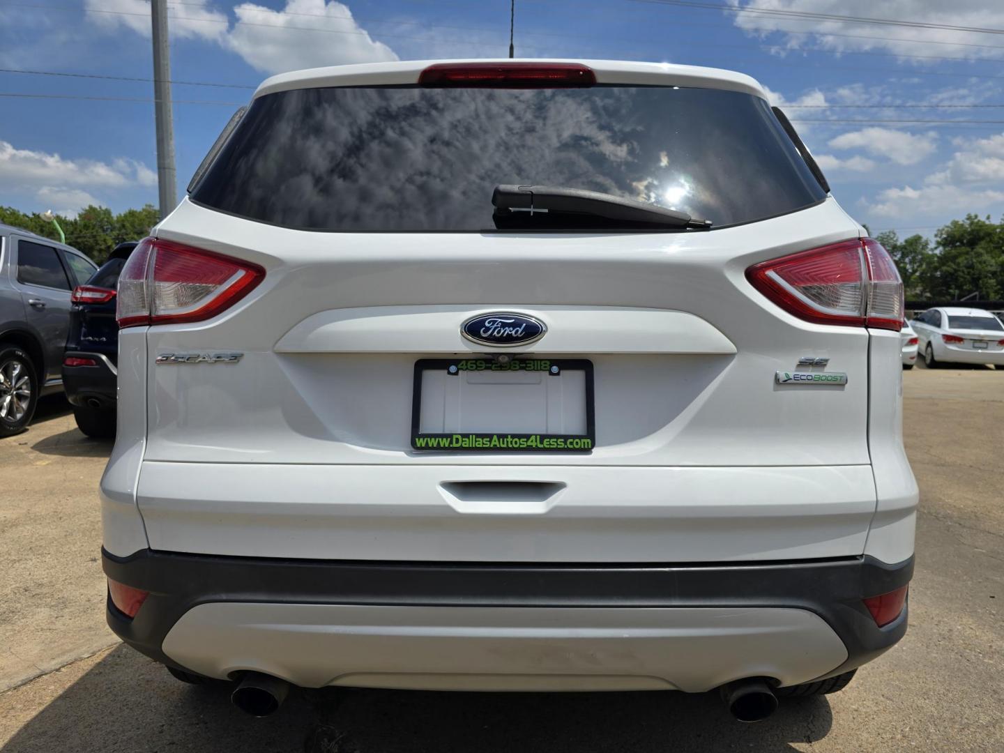2015 WHITE Ford Escape SE (1FMCU0G93FU) with an 2.0L L4 DOHC 16V engine, 6-Speed Automatic transmission, located at 2660 S.Garland Avenue, Garland, TX, 75041, (469) 298-3118, 32.885551, -96.655602 - Photo#4