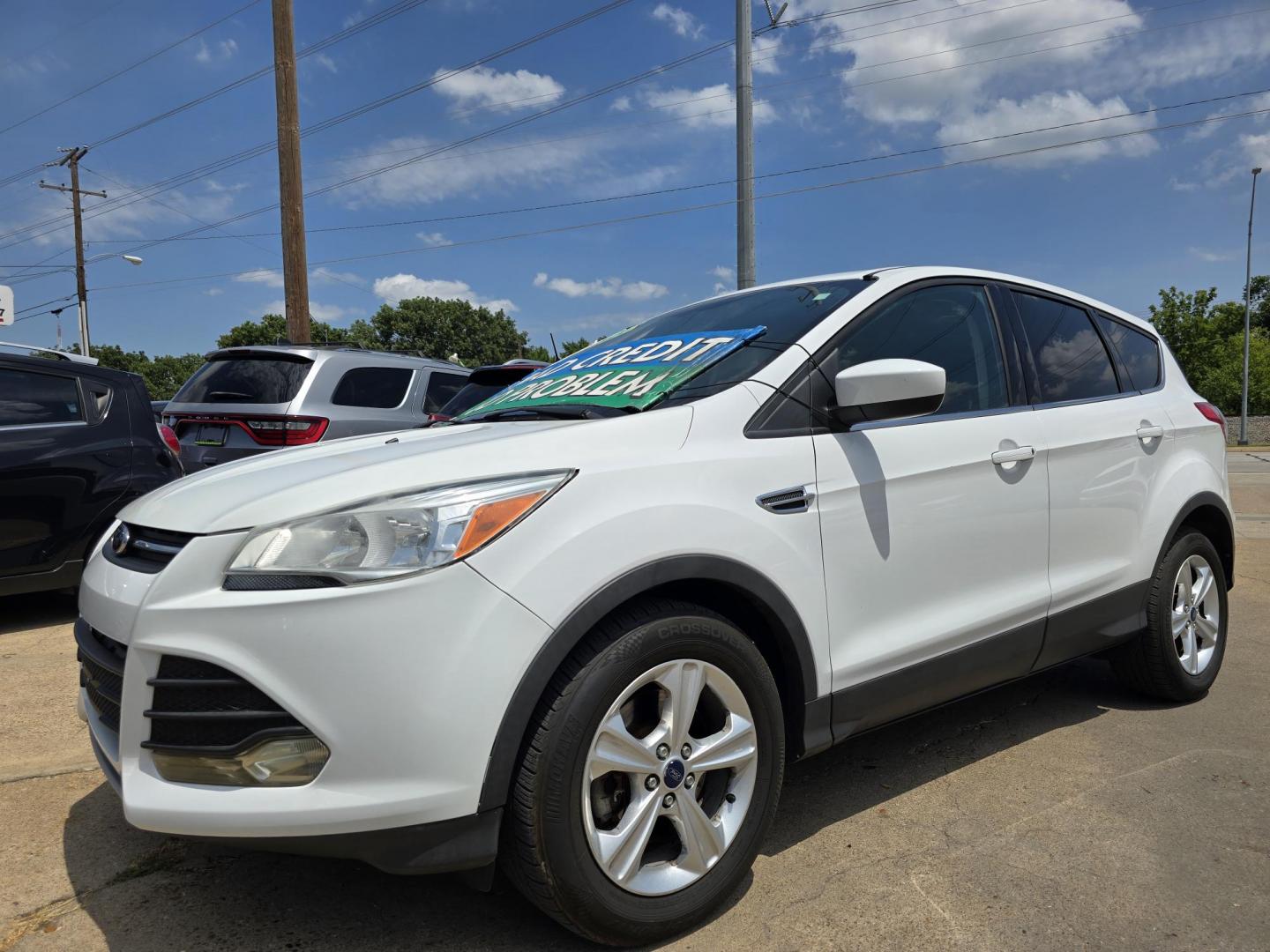 2015 WHITE Ford Escape SE (1FMCU0G93FU) with an 2.0L L4 DOHC 16V engine, 6-Speed Automatic transmission, located at 2660 S.Garland Avenue, Garland, TX, 75041, (469) 298-3118, 32.885551, -96.655602 - Photo#7