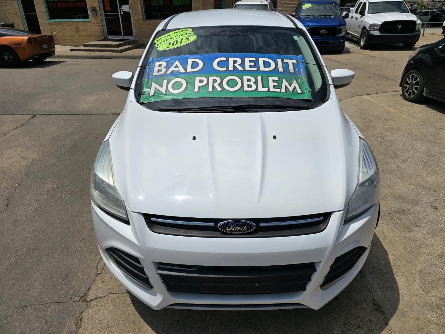 2015 WHITE Ford Escape SE (1FMCU0G93FU) with an 2.0L L4 DOHC 16V engine, 6-Speed Automatic transmission, located at 2660 S.Garland Avenue, Garland, TX, 75041, (469) 298-3118, 32.885551, -96.655602 - Photo#8