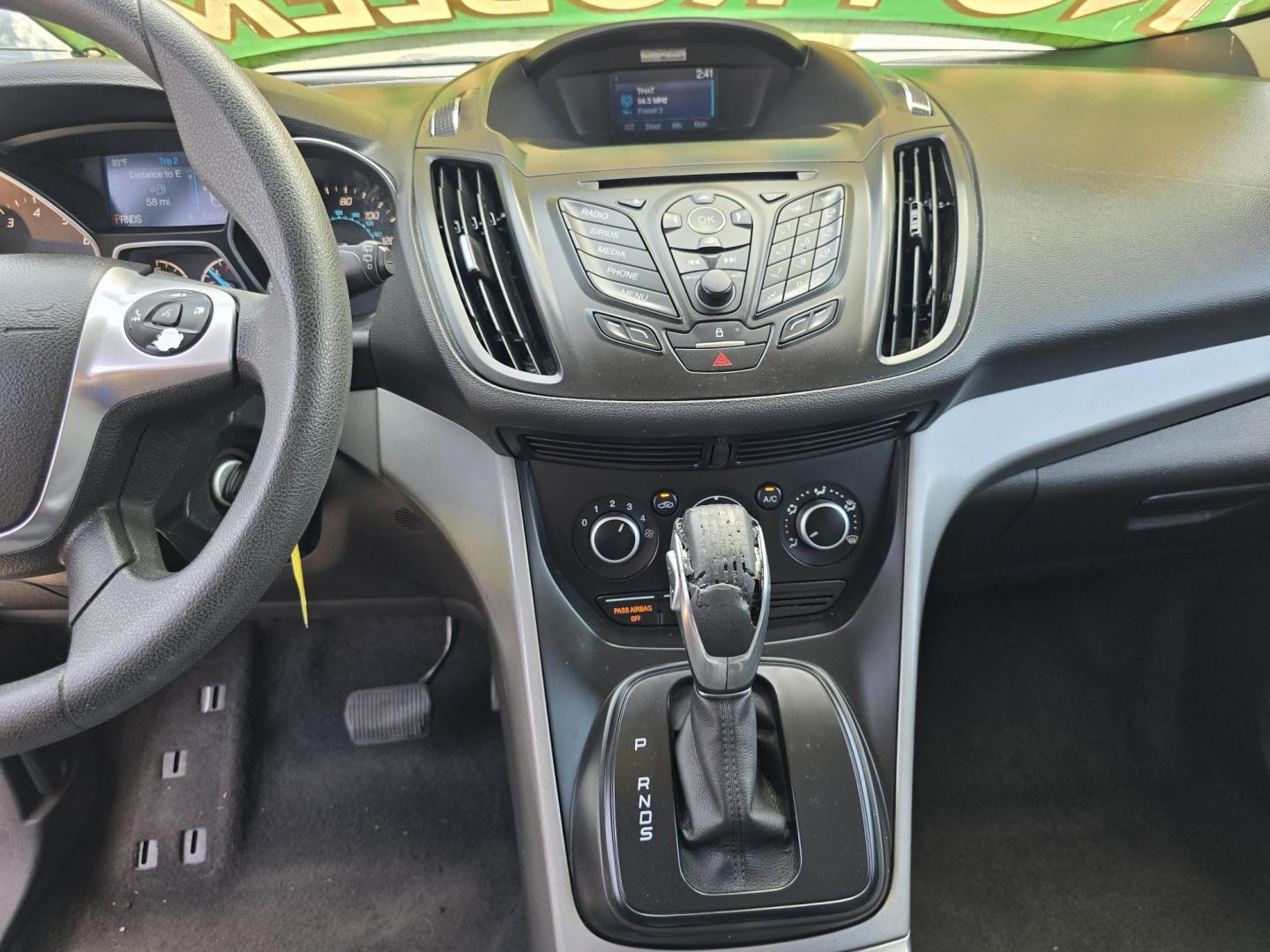 2015 WHITE Ford Escape SE (1FMCU0G93FU) with an 2.0L L4 DOHC 16V engine, 6-Speed Automatic transmission, located at 2660 S.Garland Avenue, Garland, TX, 75041, (469) 298-3118, 32.885551, -96.655602 - Photo#13