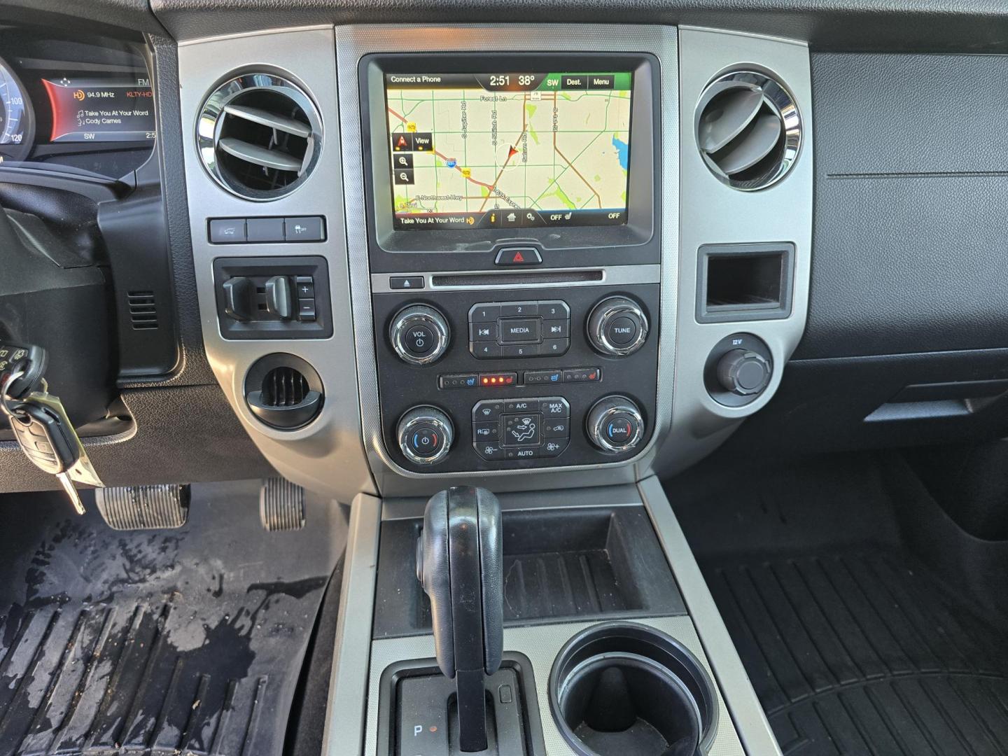 2015 GRAY Ford Expedition EL XLT (1FMJK1HT3FE) with an 3.5L V6 DOHC 24V FFV engine, 6-Speed Automatic transmission, located at 2660 S.Garland Avenue, Garland, TX, 75041, (469) 298-3118, 32.885551, -96.655602 - Photo#13