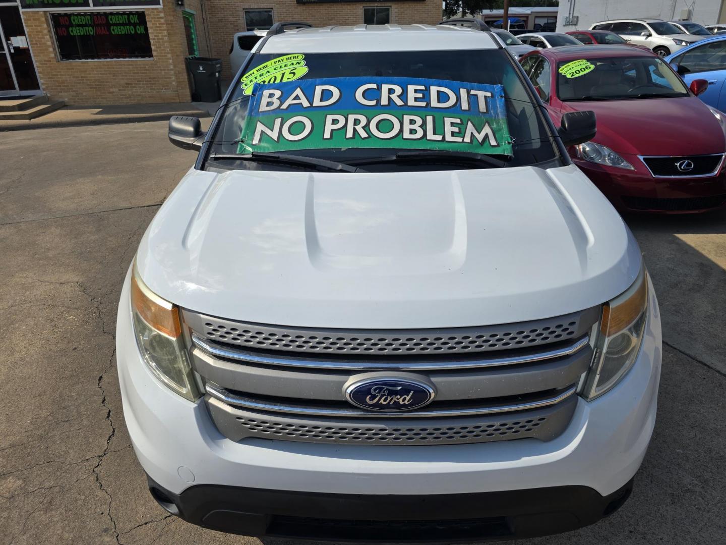 2015 WHITE Ford Explorer (1FM5K7B8XFG) with an 3.5L V6 DOHC 24V engine, 6-Speed Automatic transmission, located at 2660 S.Garland Avenue, Garland, TX, 75041, (469) 298-3118, 32.885551, -96.655602 - Welcome to DallasAutos4Less, one of the Premier BUY HERE PAY HERE Dealers in the North Dallas Area. We specialize in financing to people with NO CREDIT or BAD CREDIT. We need proof of income, proof of residence, and a ID. Come buy your new car from us today!! This is a Super Clean 2016 FORD EXPLO - Photo#8