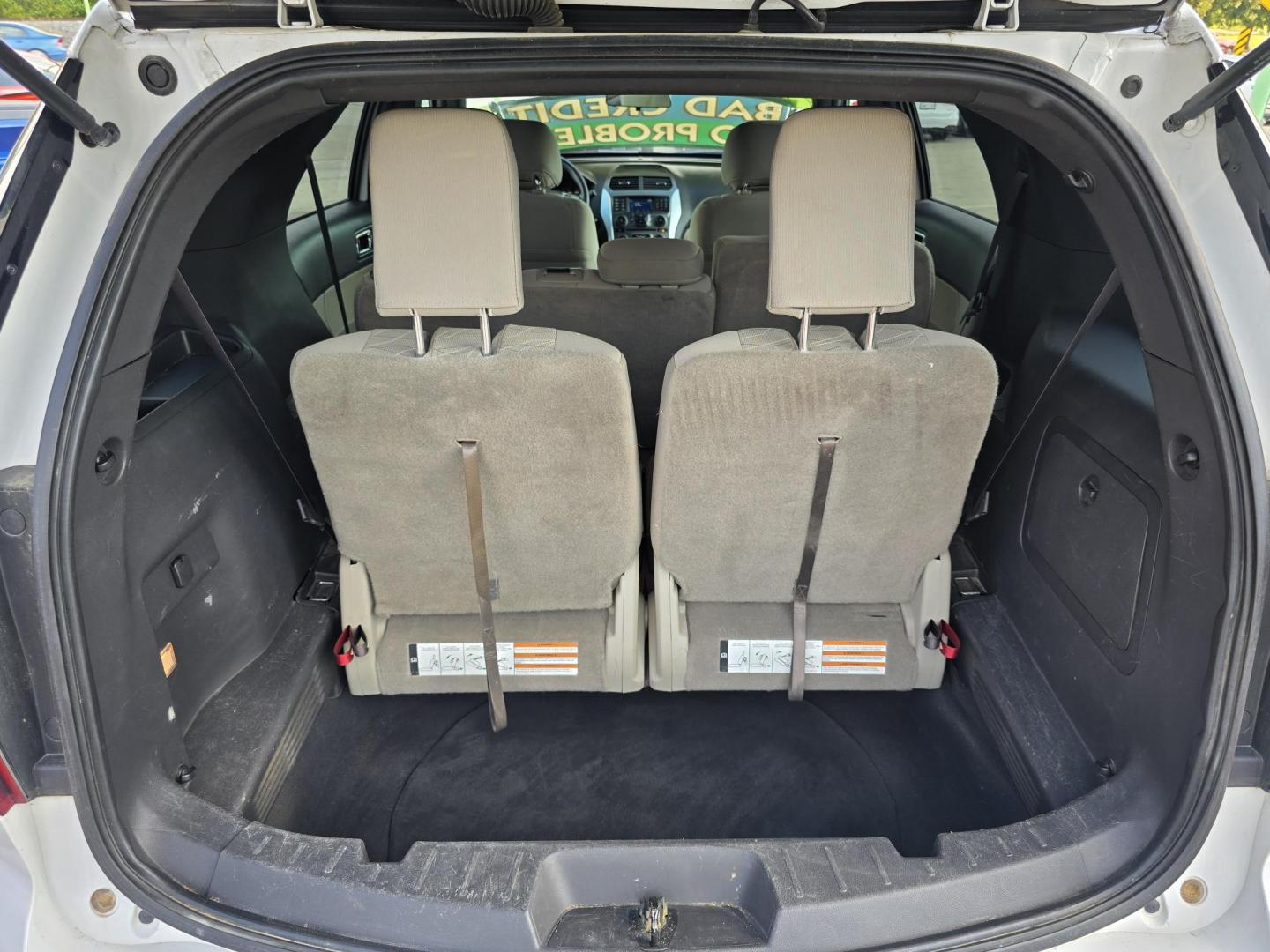 2015 WHITE Ford Explorer (1FM5K7B8XFG) with an 3.5L V6 DOHC 24V engine, 6-Speed Automatic transmission, located at 2660 S.Garland Avenue, Garland, TX, 75041, (469) 298-3118, 32.885551, -96.655602 - Welcome to DallasAutos4Less, one of the Premier BUY HERE PAY HERE Dealers in the North Dallas Area. We specialize in financing to people with NO CREDIT or BAD CREDIT. We need proof of income, proof of residence, and a ID. Come buy your new car from us today!! This is a Super Clean 2016 FORD EXPLO - Photo#17