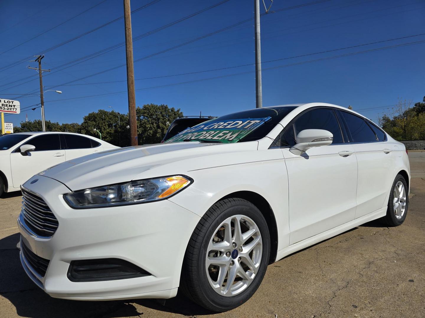 2015 WHITE Ford Fusion SE (3FA6P0H76FR) with an 2.5L L4 DOHC 16V engine, AUTO transmission, located at 2660 S.Garland Avenue, Garland, TX, 75041, (469) 298-3118, 32.885551, -96.655602 - Photo#6