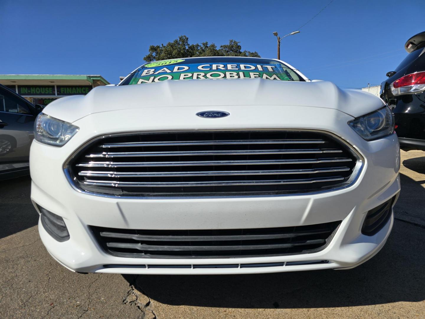 2015 WHITE Ford Fusion SE (3FA6P0H76FR) with an 2.5L L4 DOHC 16V engine, AUTO transmission, located at 2660 S.Garland Avenue, Garland, TX, 75041, (469) 298-3118, 32.885551, -96.655602 - Photo#8
